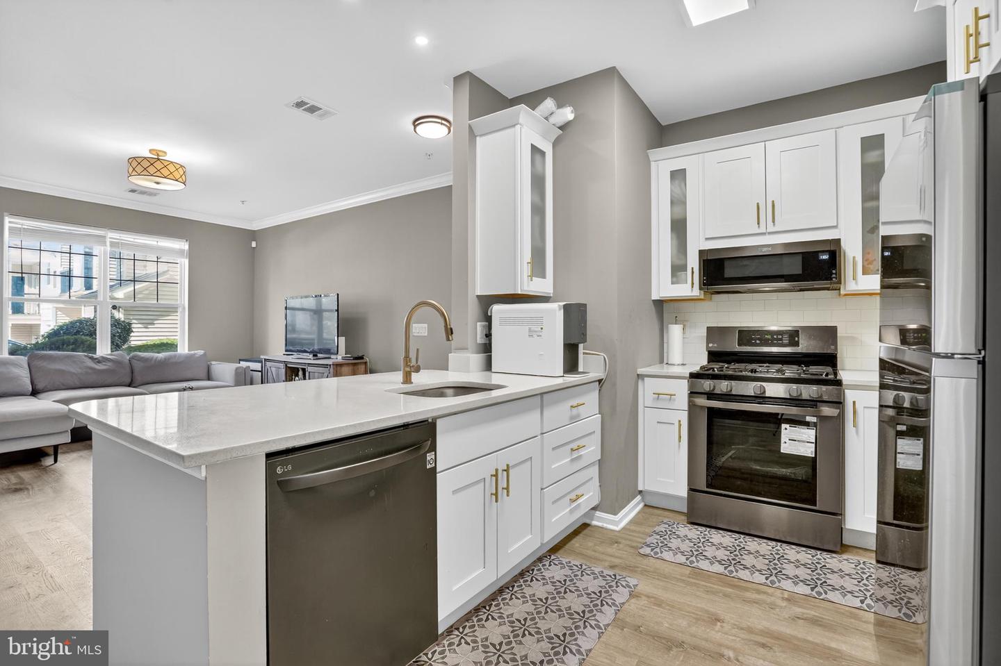 11319 ARISTOTLE DR #3-106, FAIRFAX, Virginia 22030, 2 Bedrooms Bedrooms, ,2 BathroomsBathrooms,Residential,For sale,11319 ARISTOTLE DR #3-106,VAFX2268738 MLS # VAFX2268738