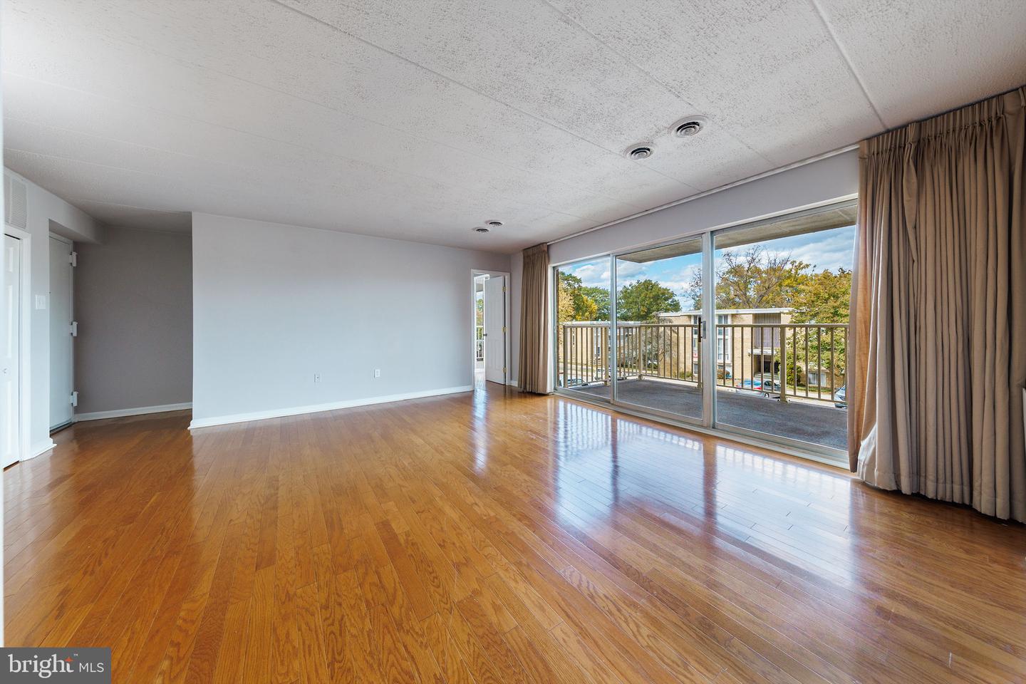 2630 WAGON DR #294, ALEXANDRIA, Virginia 22303, 2 Bedrooms Bedrooms, ,1 BathroomBathrooms,Residential,For sale,2630 WAGON DR #294,VAFX2269392 MLS # VAFX2269392