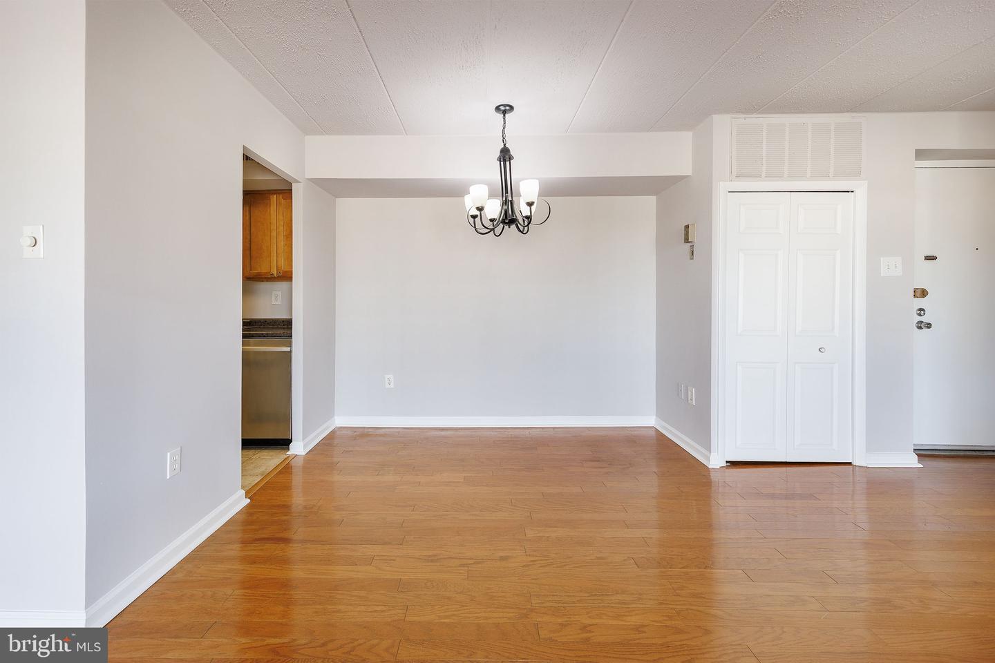 2630 WAGON DR #294, ALEXANDRIA, Virginia 22303, 2 Bedrooms Bedrooms, ,1 BathroomBathrooms,Residential,For sale,2630 WAGON DR #294,VAFX2269392 MLS # VAFX2269392