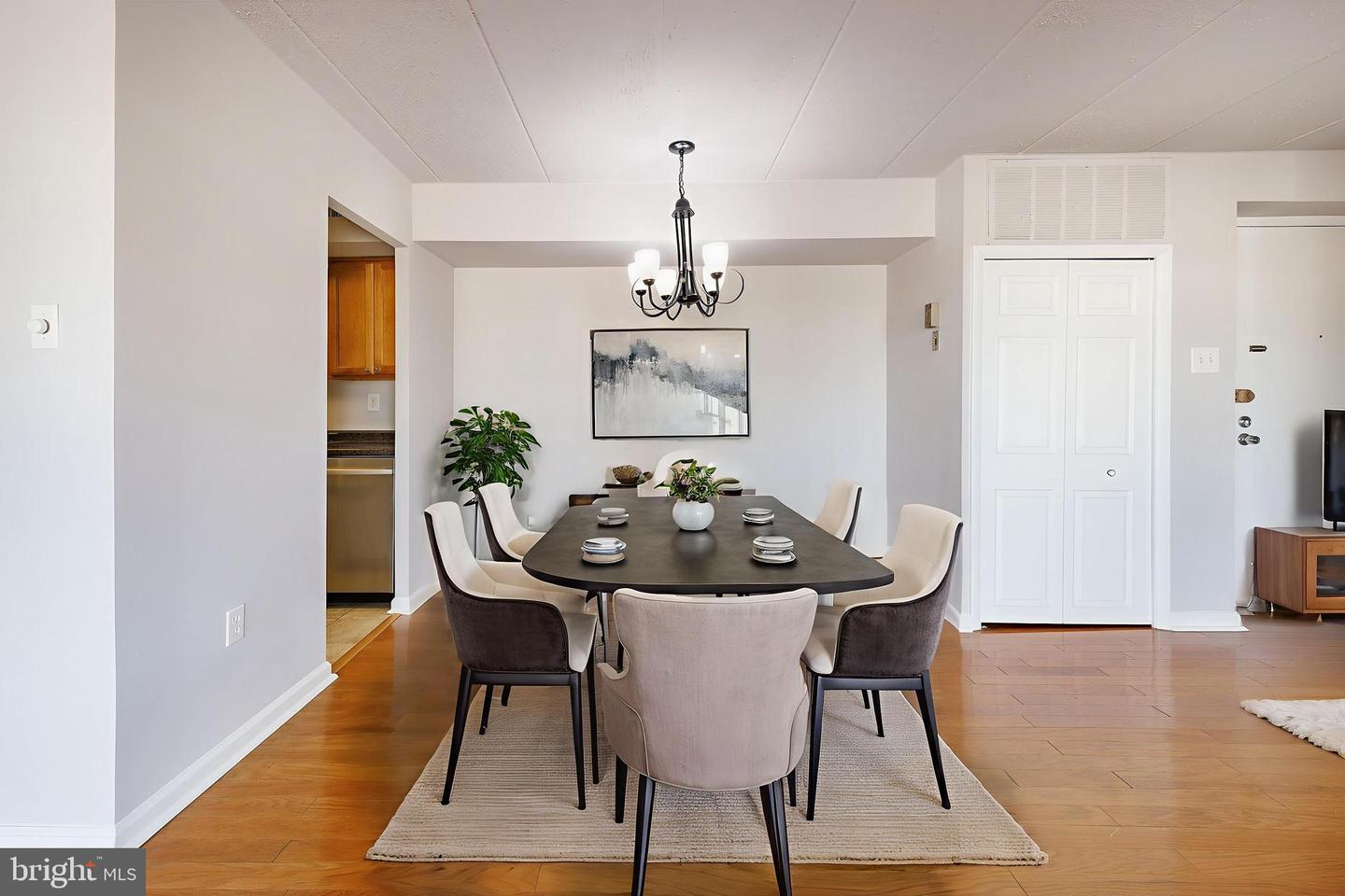 2630 WAGON DR #294, ALEXANDRIA, Virginia 22303, 2 Bedrooms Bedrooms, ,1 BathroomBathrooms,Residential,For sale,2630 WAGON DR #294,VAFX2269392 MLS # VAFX2269392