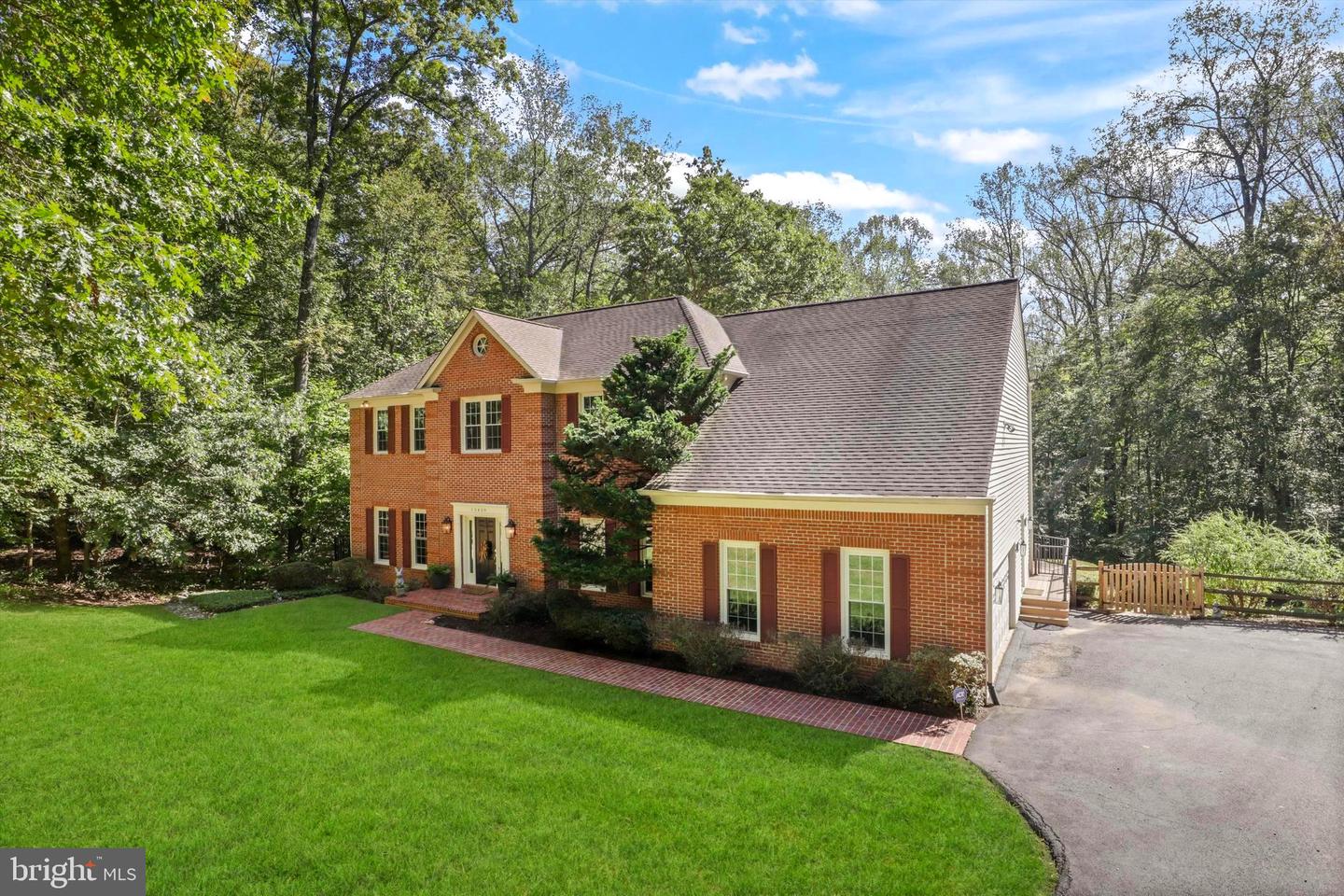 12409 CLIFTON HUNT DR, CLIFTON, Virginia 20124, 5 Bedrooms Bedrooms, ,3 BathroomsBathrooms,Residential,For sale,12409 CLIFTON HUNT DR,VAFX2269594 MLS # VAFX2269594 12409 CLIFTON HUNT DR, CLIFTON, Virginia 20124, 5 Bedrooms Bedrooms, ,3 BathroomsBathrooms,Residential,For sale,12409 CLIFTON HUNT DR,VAFX2269594 MLS # VAFX2269594