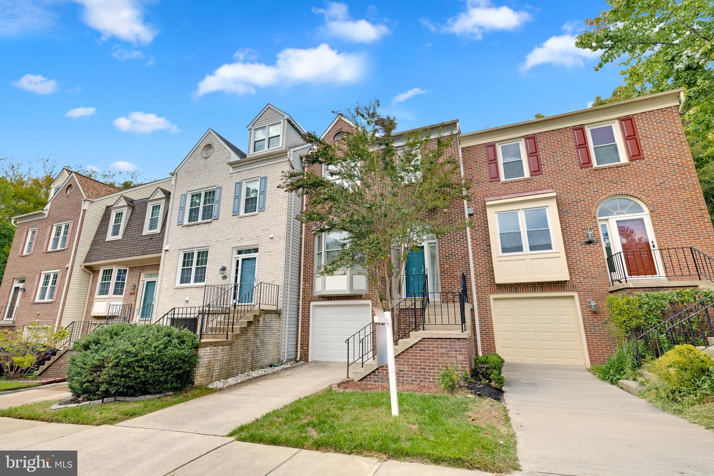 8110 SQUIRREL RUN RD, SPRINGFIELD, Virginia 22152, 3 Bedrooms Bedrooms, ,2 BathroomsBathrooms,Residential,For sale,8110 SQUIRREL RUN RD,VAFX2272682 MLS # VAFX2272682 8110 SQUIRREL RUN RD, SPRINGFIELD, Virginia 22152, 3 Bedrooms Bedrooms, ,2 BathroomsBathrooms,Residential,For sale,8110 SQUIRREL RUN RD,VAFX2272682 MLS # VAFX2272682