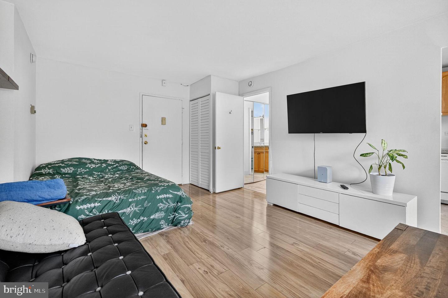 1420 N N ST NW #1013, WASHINGTON, District Of Columbia 20005, 1 Room Rooms,1 BathroomBathrooms,Residential,For sale,1420 N N ST NW #1013,DCDC2225390 MLS # DCDC2225390