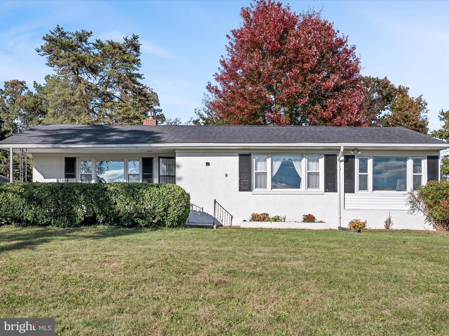 2137 RELIANCE RD, MIDDLETOWN, Virginia 22645, 3 Bedrooms Bedrooms, 7 Rooms Rooms,1 BathroomBathrooms,Residential,For sale,2137 RELIANCE RD,VAWR2012480 MLS # VAWR2012480