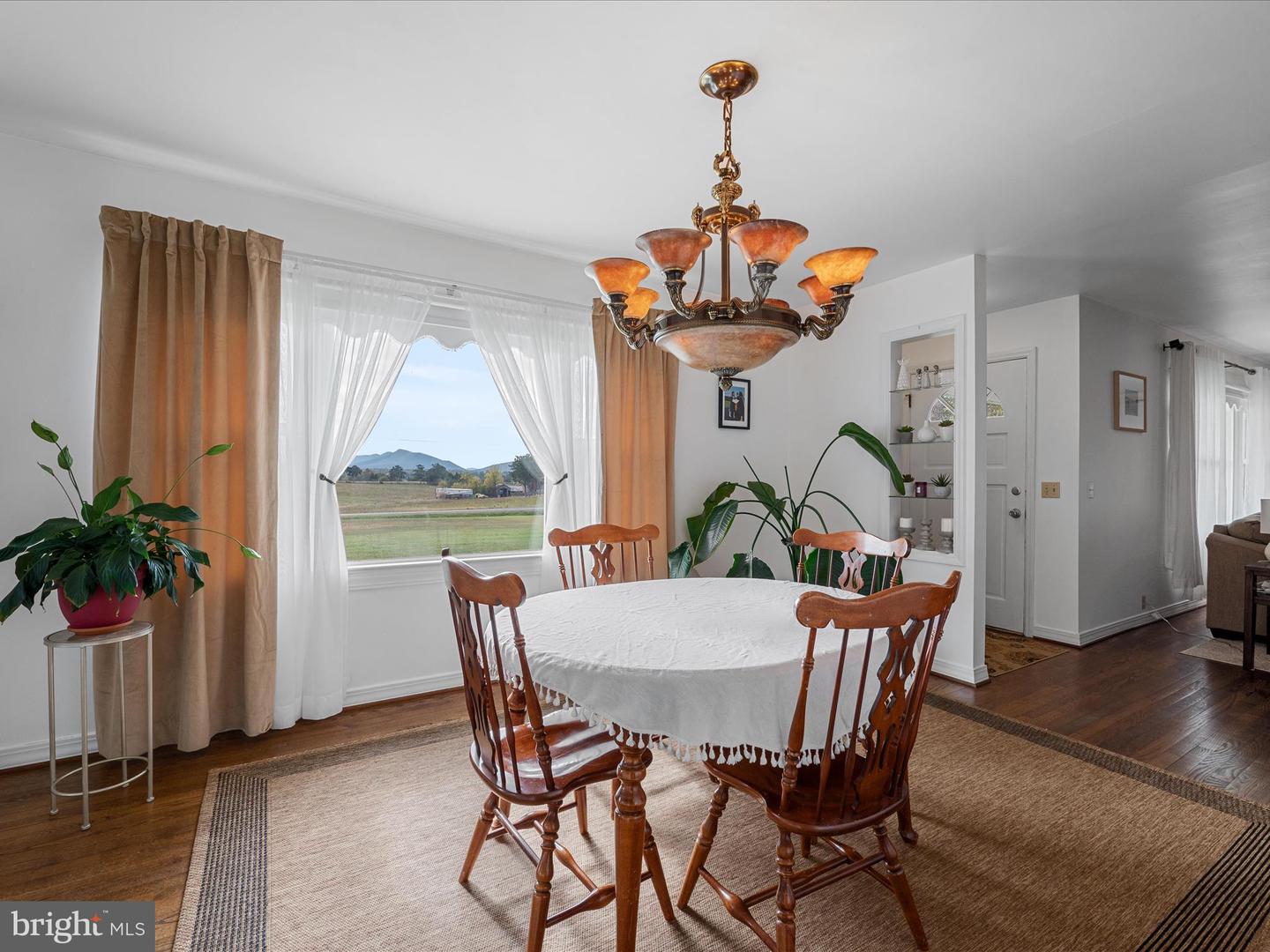 2137 RELIANCE RD, MIDDLETOWN, Virginia 22645, 3 Bedrooms Bedrooms, 7 Rooms Rooms,1 BathroomBathrooms,Residential,For sale,2137 RELIANCE RD,VAWR2012480 MLS # VAWR2012480