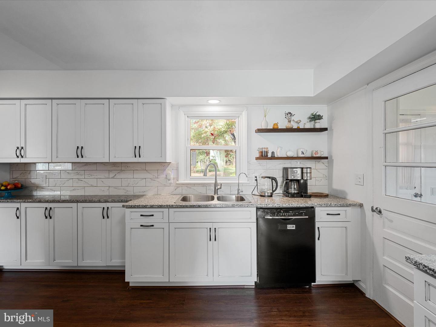 2137 RELIANCE RD, MIDDLETOWN, Virginia 22645, 3 Bedrooms Bedrooms, 7 Rooms Rooms,1 BathroomBathrooms,Residential,For sale,2137 RELIANCE RD,VAWR2012480 MLS # VAWR2012480