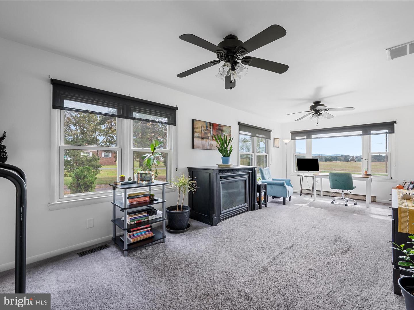 2137 RELIANCE RD, MIDDLETOWN, Virginia 22645, 3 Bedrooms Bedrooms, 7 Rooms Rooms,1 BathroomBathrooms,Residential,For sale,2137 RELIANCE RD,VAWR2012480 MLS # VAWR2012480