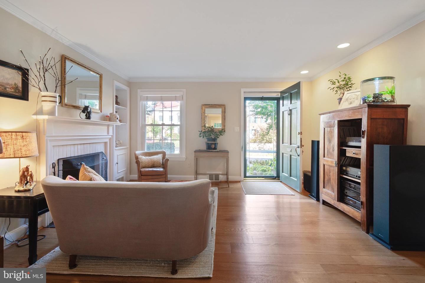 707 S ROYAL ST, ALEXANDRIA, Virginia 22314, 3 Bedrooms Bedrooms, ,2 BathroomsBathrooms,Residential,For sale,707 S ROYAL ST,VAAX2050456 MLS # VAAX2050456 707 S ROYAL ST, ALEXANDRIA, Virginia 22314, 3 Bedrooms Bedrooms, ,2 BathroomsBathrooms,Residential,For sale,707 S ROYAL ST,VAAX2050456 MLS # VAAX2050456