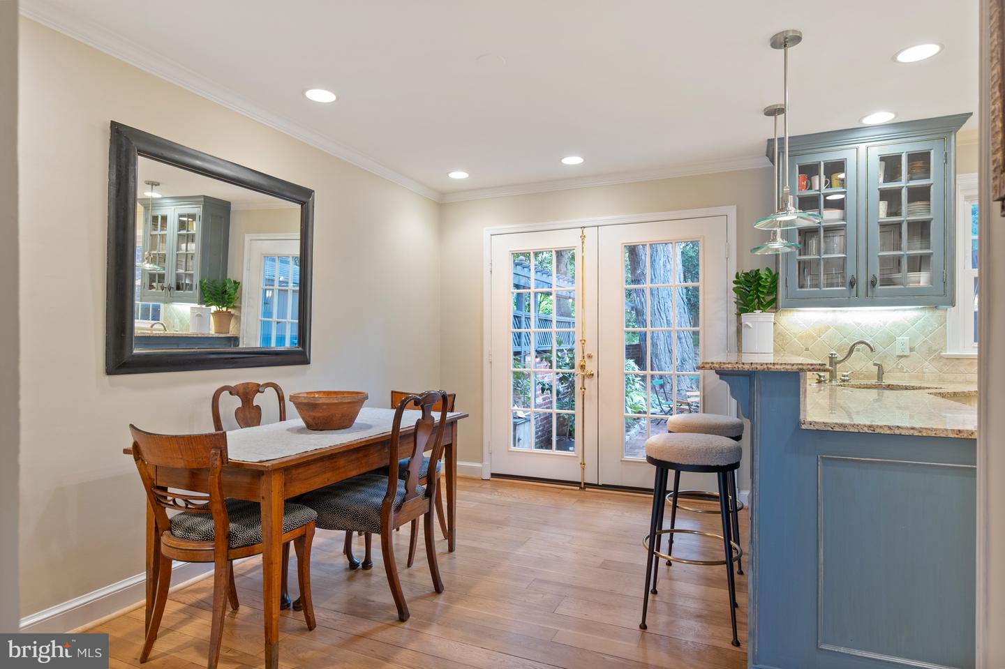 707 S ROYAL ST, ALEXANDRIA, Virginia 22314, 3 Bedrooms Bedrooms, ,2 BathroomsBathrooms,Residential,For sale,707 S ROYAL ST,VAAX2050456 MLS # VAAX2050456 707 S ROYAL ST, ALEXANDRIA, Virginia 22314, 3 Bedrooms Bedrooms, ,2 BathroomsBathrooms,Residential,For sale,707 S ROYAL ST,VAAX2050456 MLS # VAAX2050456