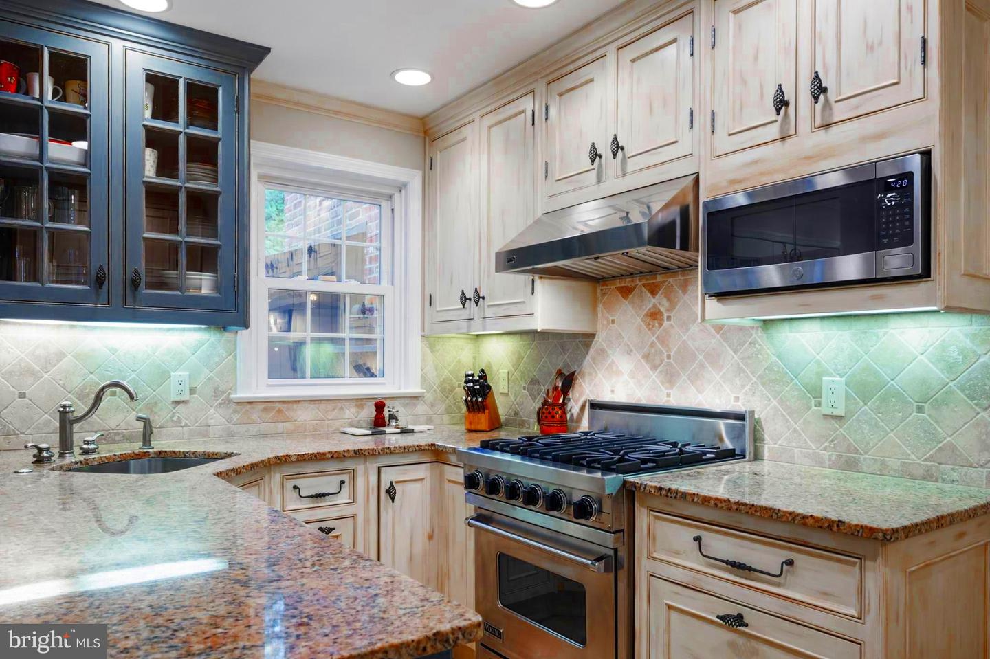 707 S ROYAL ST, ALEXANDRIA, Virginia 22314, 3 Bedrooms Bedrooms, ,2 BathroomsBathrooms,Residential,For sale,707 S ROYAL ST,VAAX2050456 MLS # VAAX2050456 707 S ROYAL ST, ALEXANDRIA, Virginia 22314, 3 Bedrooms Bedrooms, ,2 BathroomsBathrooms,Residential,For sale,707 S ROYAL ST,VAAX2050456 MLS # VAAX2050456