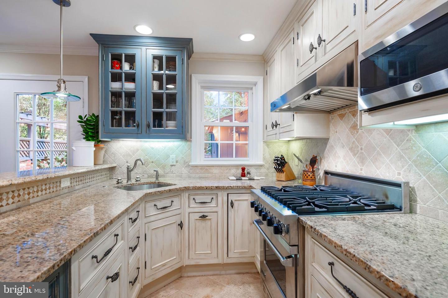 707 S ROYAL ST, ALEXANDRIA, Virginia 22314, 3 Bedrooms Bedrooms, ,2 BathroomsBathrooms,Residential,For sale,707 S ROYAL ST,VAAX2050456 MLS # VAAX2050456 707 S ROYAL ST, ALEXANDRIA, Virginia 22314, 3 Bedrooms Bedrooms, ,2 BathroomsBathrooms,Residential,For sale,707 S ROYAL ST,VAAX2050456 MLS # VAAX2050456