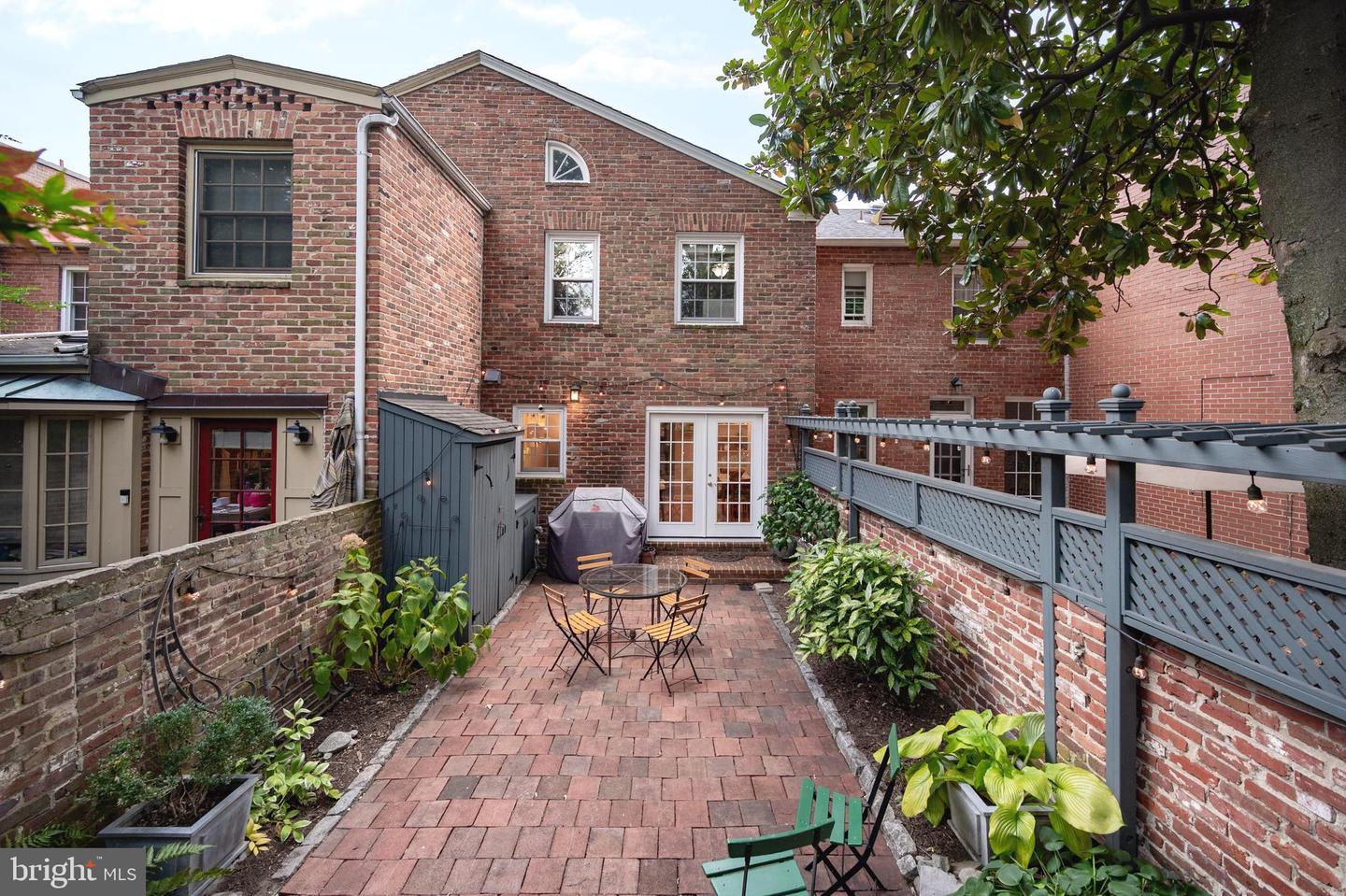 707 S ROYAL ST, ALEXANDRIA, Virginia 22314, 3 Bedrooms Bedrooms, ,2 BathroomsBathrooms,Residential,For sale,707 S ROYAL ST,VAAX2050456 MLS # VAAX2050456 707 S ROYAL ST, ALEXANDRIA, Virginia 22314, 3 Bedrooms Bedrooms, ,2 BathroomsBathrooms,Residential,For sale,707 S ROYAL ST,VAAX2050456 MLS # VAAX2050456