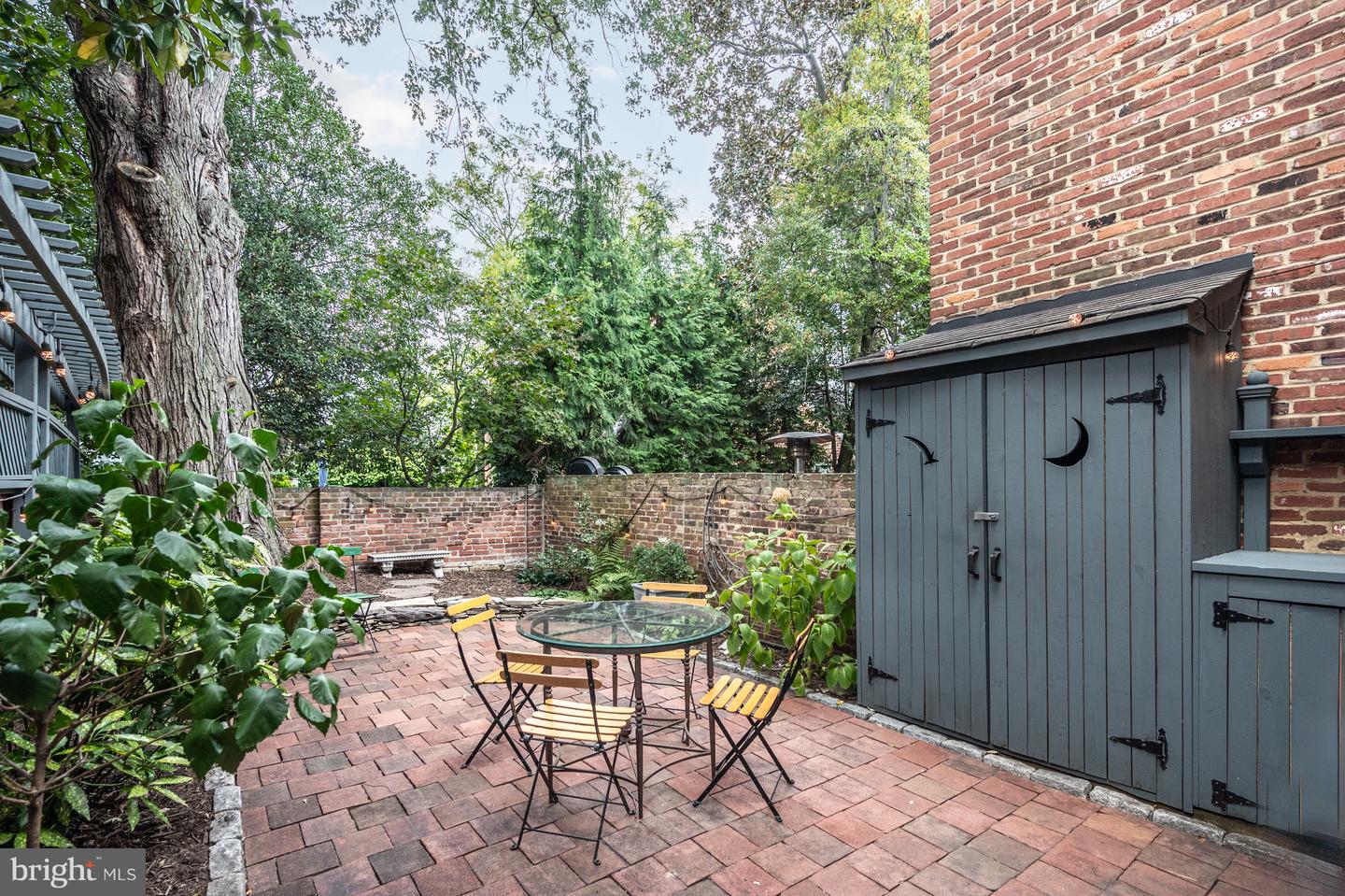 707 S ROYAL ST, ALEXANDRIA, Virginia 22314, 3 Bedrooms Bedrooms, ,2 BathroomsBathrooms,Residential,For sale,707 S ROYAL ST,VAAX2050456 MLS # VAAX2050456 707 S ROYAL ST, ALEXANDRIA, Virginia 22314, 3 Bedrooms Bedrooms, ,2 BathroomsBathrooms,Residential,For sale,707 S ROYAL ST,VAAX2050456 MLS # VAAX2050456