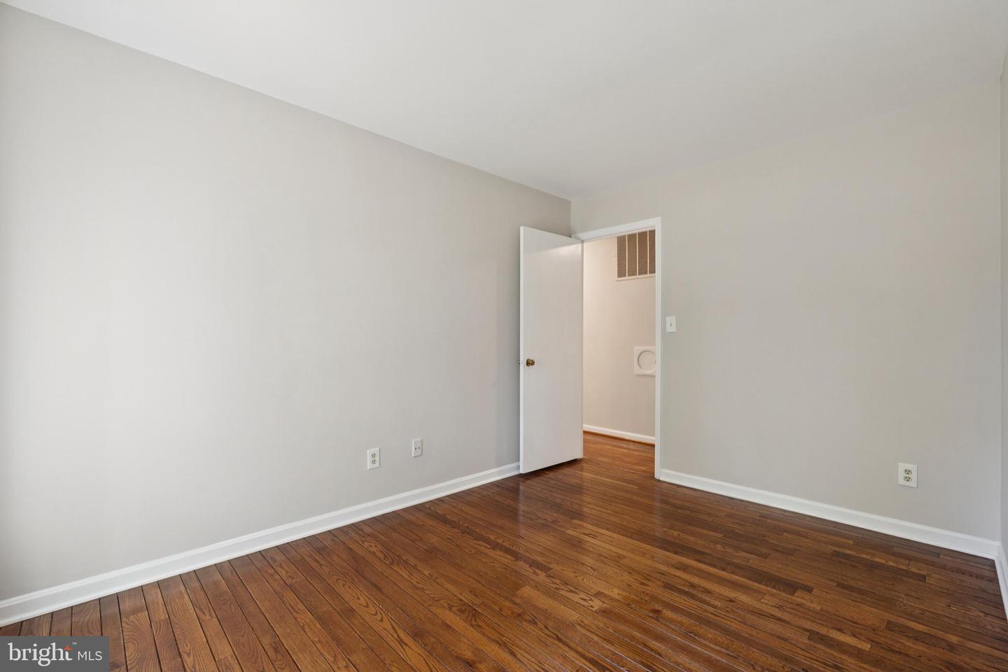 1172 FOXHOUND CT, MCLEAN, Virginia 22102, 5 Bedrooms Bedrooms, ,3 BathroomsBathrooms,Residential,For sale,1172 FOXHOUND CT,VAFX2272436 MLS # VAFX2272436 1172 FOXHOUND CT, MCLEAN, Virginia 22102, 5 Bedrooms Bedrooms, ,3 BathroomsBathrooms,Residential,For sale,1172 FOXHOUND CT,VAFX2272436 MLS # VAFX2272436