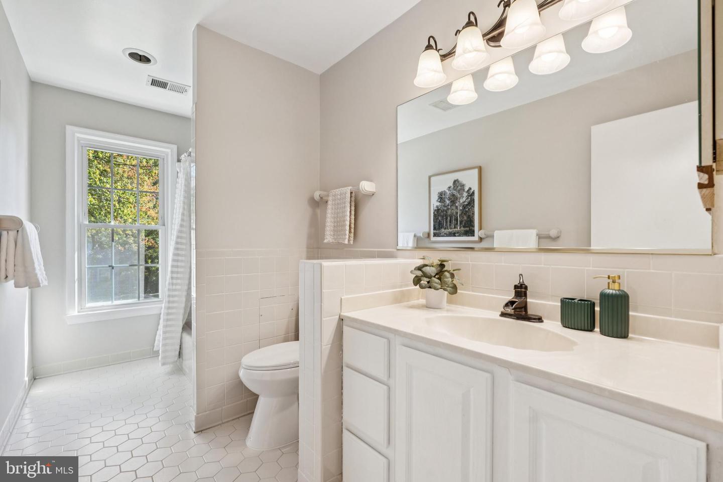 1172 FOXHOUND CT, MCLEAN, Virginia 22102, 5 Bedrooms Bedrooms, ,3 BathroomsBathrooms,Residential,For sale,1172 FOXHOUND CT,VAFX2272436 MLS # VAFX2272436 1172 FOXHOUND CT, MCLEAN, Virginia 22102, 5 Bedrooms Bedrooms, ,3 BathroomsBathrooms,Residential,For sale,1172 FOXHOUND CT,VAFX2272436 MLS # VAFX2272436