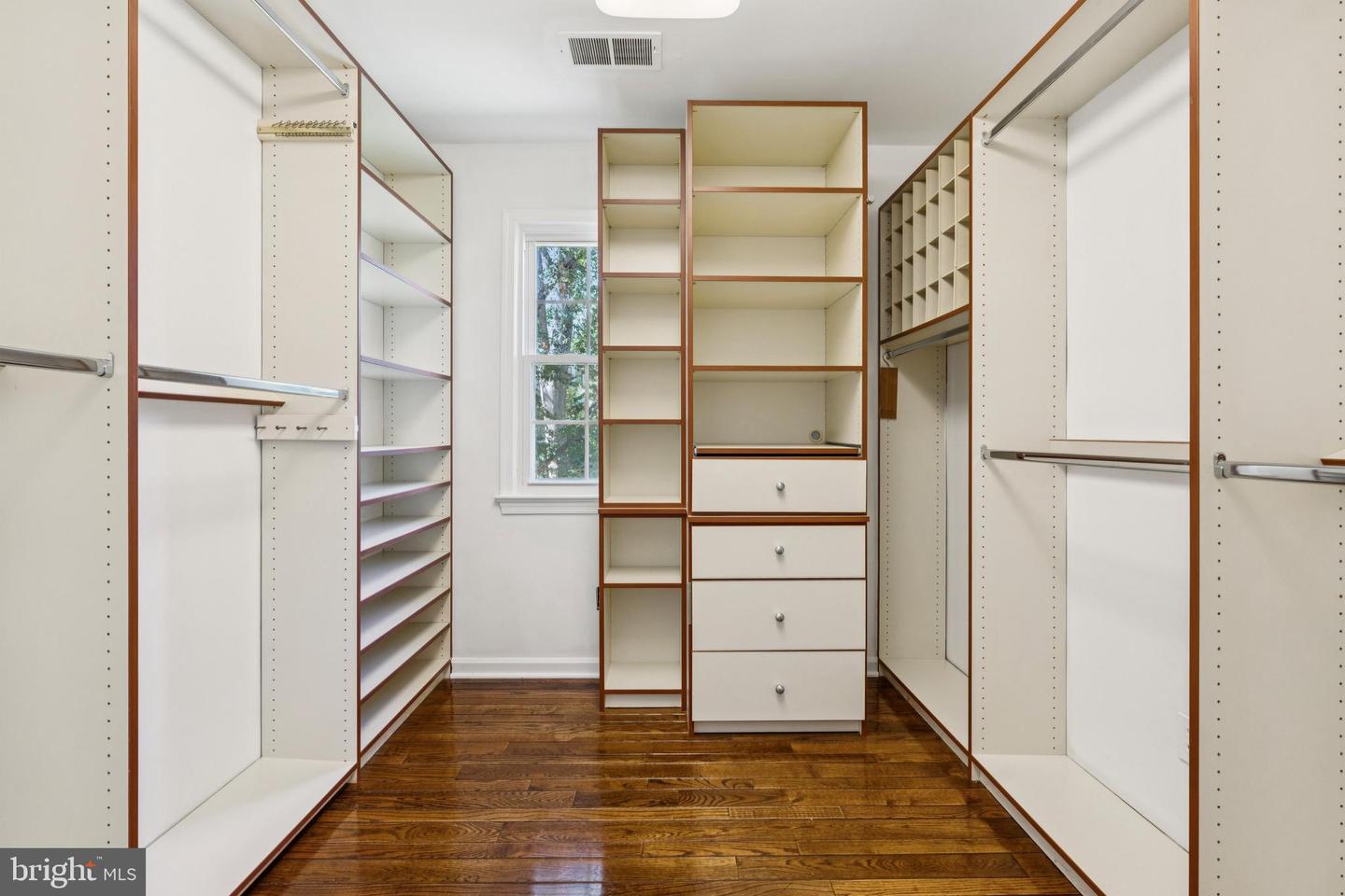 1172 FOXHOUND CT, MCLEAN, Virginia 22102, 5 Bedrooms Bedrooms, ,3 BathroomsBathrooms,Residential,For sale,1172 FOXHOUND CT,VAFX2272436 MLS # VAFX2272436 1172 FOXHOUND CT, MCLEAN, Virginia 22102, 5 Bedrooms Bedrooms, ,3 BathroomsBathrooms,Residential,For sale,1172 FOXHOUND CT,VAFX2272436 MLS # VAFX2272436