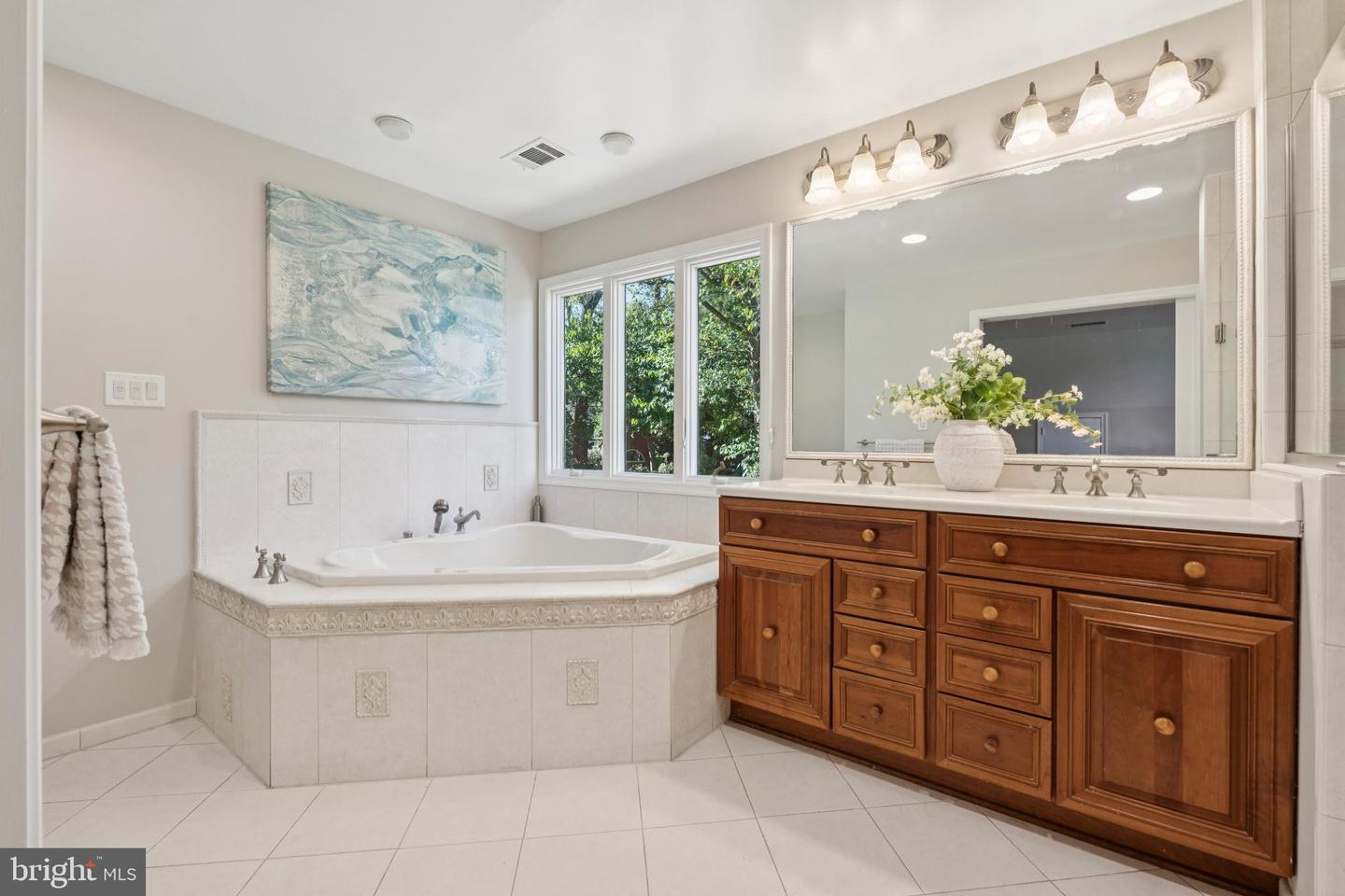 1172 FOXHOUND CT, MCLEAN, Virginia 22102, 5 Bedrooms Bedrooms, ,3 BathroomsBathrooms,Residential,For sale,1172 FOXHOUND CT,VAFX2272436 MLS # VAFX2272436 1172 FOXHOUND CT, MCLEAN, Virginia 22102, 5 Bedrooms Bedrooms, ,3 BathroomsBathrooms,Residential,For sale,1172 FOXHOUND CT,VAFX2272436 MLS # VAFX2272436