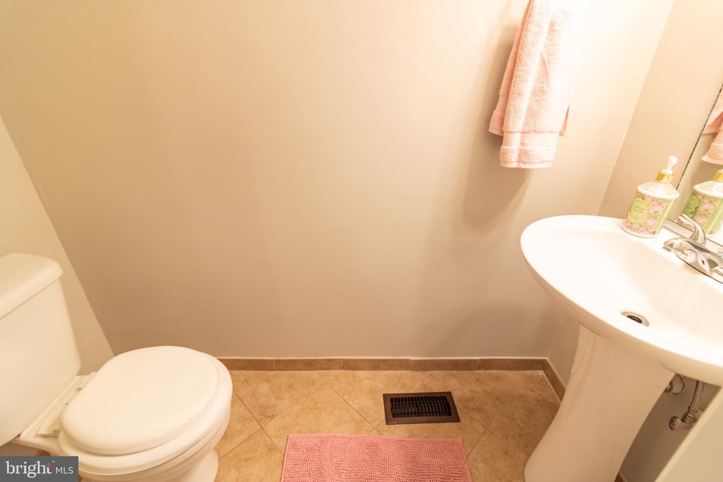 10622 MOCKINGBIRD LN, SPOTSYLVANIA, Virginia 22553, 3 Bedrooms Bedrooms, ,1 BathroomBathrooms,Residential,For sale,10622 MOCKINGBIRD LN,VASP2036726 MLS # VASP2036726 10622 MOCKINGBIRD LN, SPOTSYLVANIA, Virginia 22553, 3 Bedrooms Bedrooms, ,1 BathroomBathrooms,Residential,For sale,10622 MOCKINGBIRD LN,VASP2036726 MLS # VASP2036726