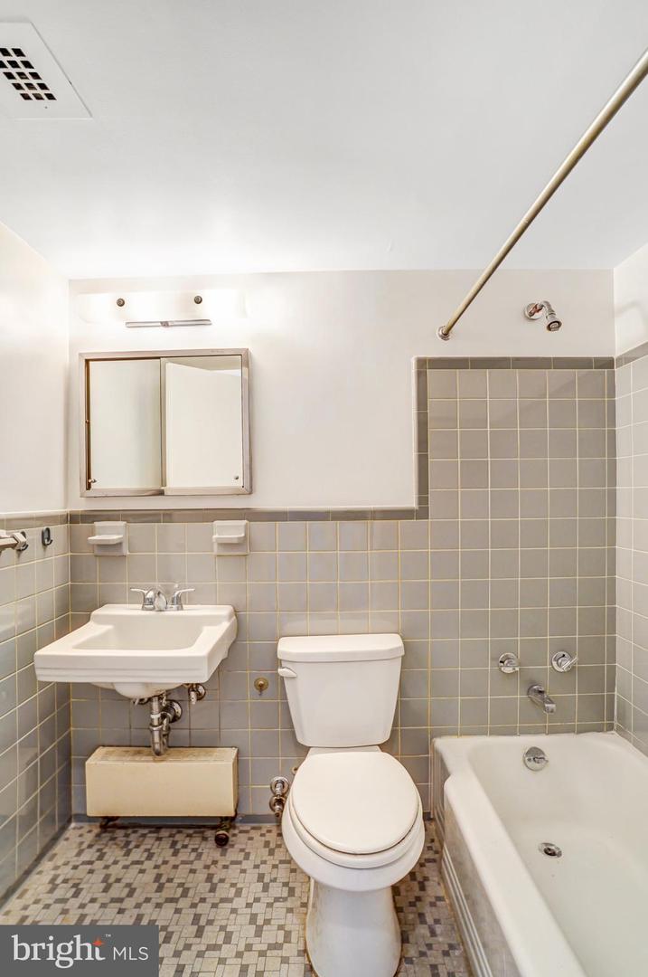 4600 CONNECTICUT AVE NW #506, WASHINGTON, District Of Columbia 20008, 2 Bedrooms Bedrooms, ,2 BathroomsBathrooms,Residential,For sale,4600 CONNECTICUT AVE NW #506,DCDC2225960 MLS # DCDC2225960 4600 CONNECTICUT AVE NW #506, WASHINGTON, District Of Columbia 20008, 2 Bedrooms Bedrooms, ,2 BathroomsBathrooms,Residential,For sale,4600 CONNECTICUT AVE NW #506,DCDC2225960 MLS # DCDC2225960