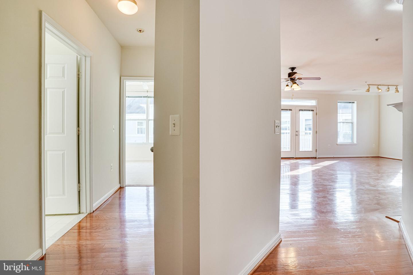 9480 VIRGINIA CENTER BLVD #422, VIENNA, Virginia 22181, 2 Bedrooms Bedrooms, ,2 BathroomsBathrooms,Residential,For sale,9480 VIRGINIA CENTER BLVD #422,VAFX2273444 MLS # VAFX2273444 9480 VIRGINIA CENTER BLVD #422, VIENNA, Virginia 22181, 2 Bedrooms Bedrooms, ,2 BathroomsBathrooms,Residential,For sale,9480 VIRGINIA CENTER BLVD #422,VAFX2273444 MLS # VAFX2273444