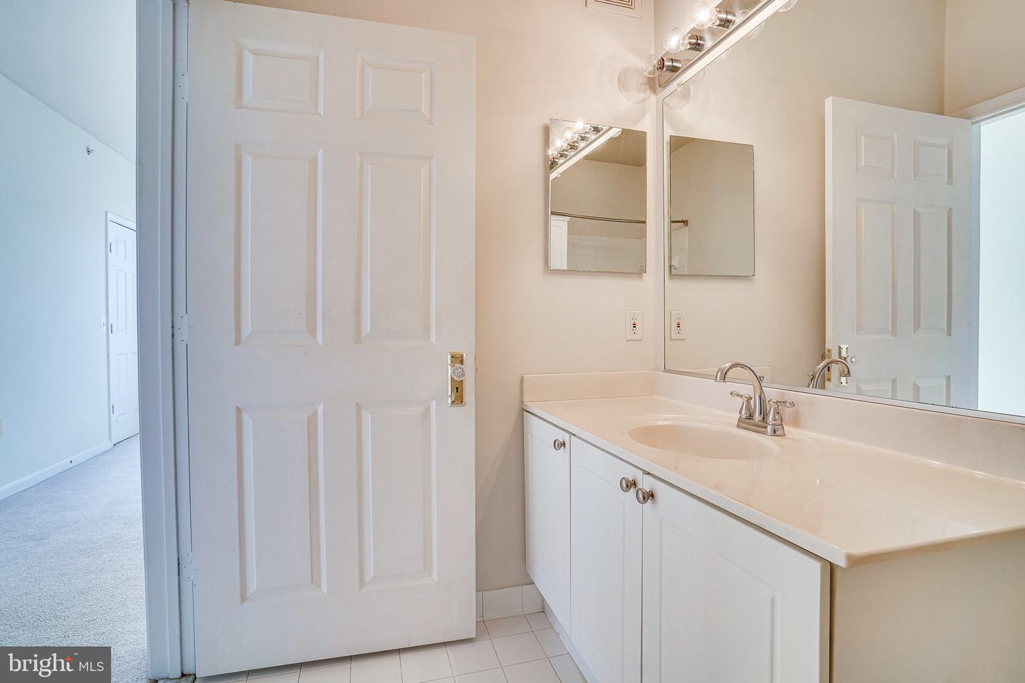 9480 VIRGINIA CENTER BLVD #422, VIENNA, Virginia 22181, 2 Bedrooms Bedrooms, ,2 BathroomsBathrooms,Residential,For sale,9480 VIRGINIA CENTER BLVD #422,VAFX2273444 MLS # VAFX2273444 9480 VIRGINIA CENTER BLVD #422, VIENNA, Virginia 22181, 2 Bedrooms Bedrooms, ,2 BathroomsBathrooms,Residential,For sale,9480 VIRGINIA CENTER BLVD #422,VAFX2273444 MLS # VAFX2273444