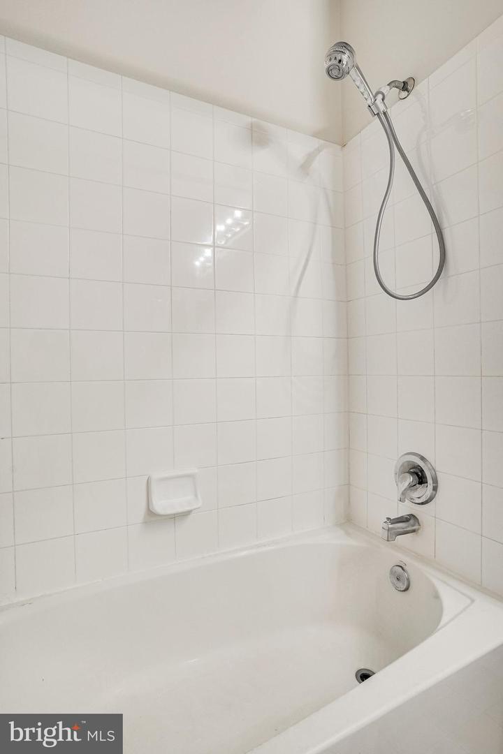 9480 VIRGINIA CENTER BLVD #422, VIENNA, Virginia 22181, 2 Bedrooms Bedrooms, ,2 BathroomsBathrooms,Residential,For sale,9480 VIRGINIA CENTER BLVD #422,VAFX2273444 MLS # VAFX2273444 9480 VIRGINIA CENTER BLVD #422, VIENNA, Virginia 22181, 2 Bedrooms Bedrooms, ,2 BathroomsBathrooms,Residential,For sale,9480 VIRGINIA CENTER BLVD #422,VAFX2273444 MLS # VAFX2273444
