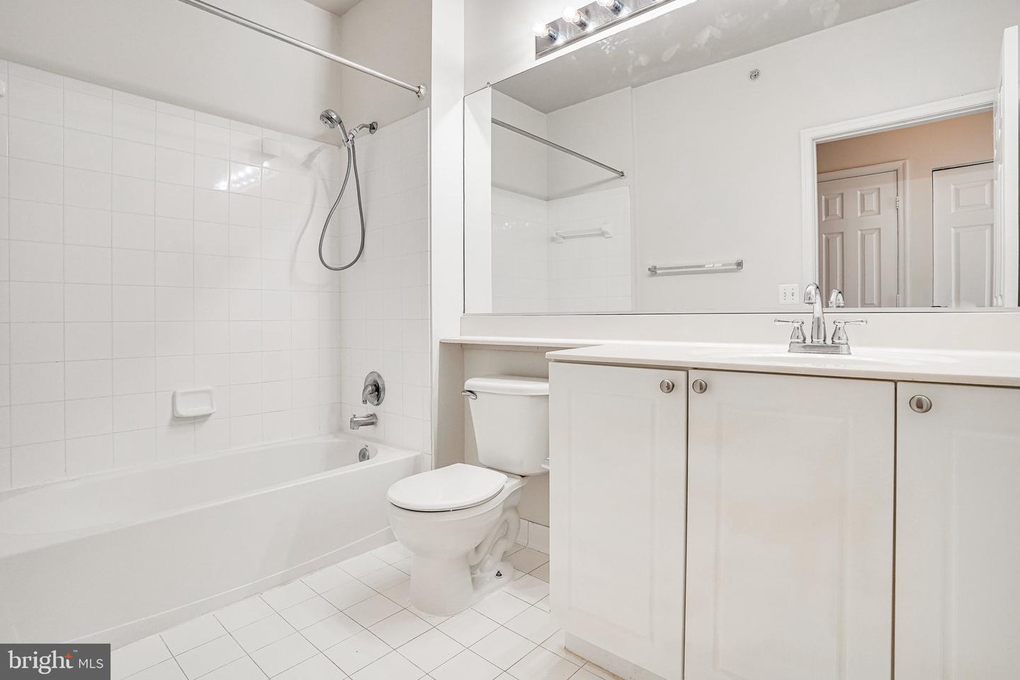 9480 VIRGINIA CENTER BLVD #422, VIENNA, Virginia 22181, 2 Bedrooms Bedrooms, ,2 BathroomsBathrooms,Residential,For sale,9480 VIRGINIA CENTER BLVD #422,VAFX2273444 MLS # VAFX2273444 9480 VIRGINIA CENTER BLVD #422, VIENNA, Virginia 22181, 2 Bedrooms Bedrooms, ,2 BathroomsBathrooms,Residential,For sale,9480 VIRGINIA CENTER BLVD #422,VAFX2273444 MLS # VAFX2273444