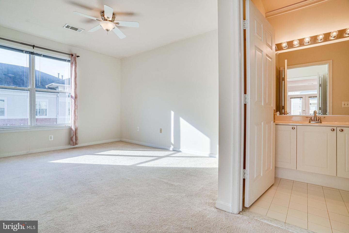 9480 VIRGINIA CENTER BLVD #422, VIENNA, Virginia 22181, 2 Bedrooms Bedrooms, ,2 BathroomsBathrooms,Residential,For sale,9480 VIRGINIA CENTER BLVD #422,VAFX2273444 MLS # VAFX2273444 9480 VIRGINIA CENTER BLVD #422, VIENNA, Virginia 22181, 2 Bedrooms Bedrooms, ,2 BathroomsBathrooms,Residential,For sale,9480 VIRGINIA CENTER BLVD #422,VAFX2273444 MLS # VAFX2273444