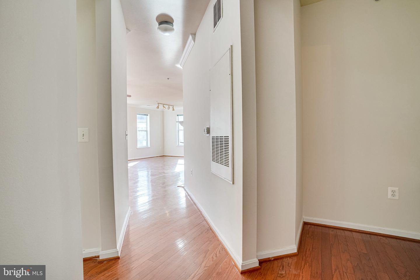9480 VIRGINIA CENTER BLVD #422, VIENNA, Virginia 22181, 2 Bedrooms Bedrooms, ,2 BathroomsBathrooms,Residential,For sale,9480 VIRGINIA CENTER BLVD #422,VAFX2273444 MLS # VAFX2273444 9480 VIRGINIA CENTER BLVD #422, VIENNA, Virginia 22181, 2 Bedrooms Bedrooms, ,2 BathroomsBathrooms,Residential,For sale,9480 VIRGINIA CENTER BLVD #422,VAFX2273444 MLS # VAFX2273444