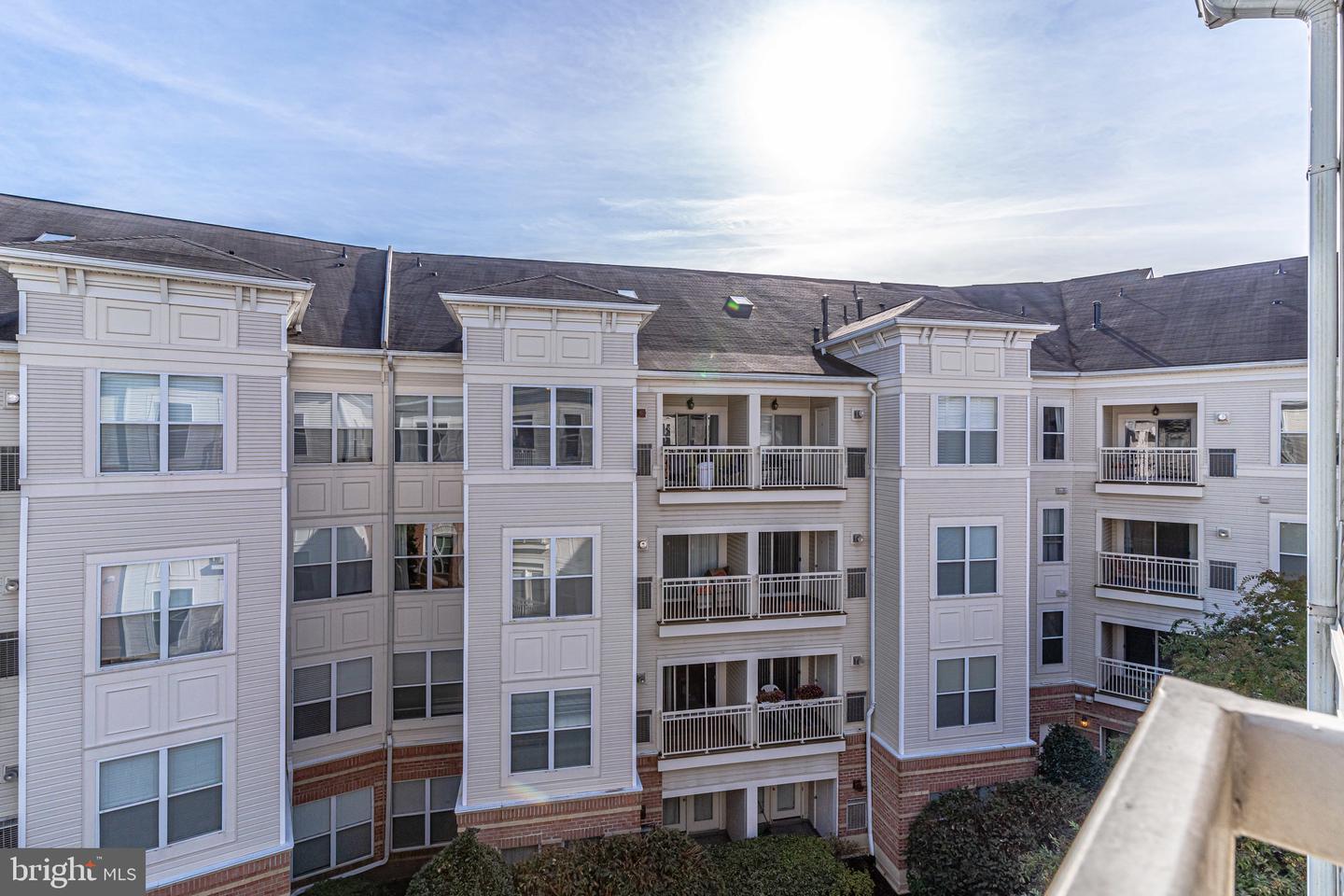 9480 VIRGINIA CENTER BLVD #422, VIENNA, Virginia 22181, 2 Bedrooms Bedrooms, ,2 BathroomsBathrooms,Residential,For sale,9480 VIRGINIA CENTER BLVD #422,VAFX2273444 MLS # VAFX2273444 9480 VIRGINIA CENTER BLVD #422, VIENNA, Virginia 22181, 2 Bedrooms Bedrooms, ,2 BathroomsBathrooms,Residential,For sale,9480 VIRGINIA CENTER BLVD #422,VAFX2273444 MLS # VAFX2273444