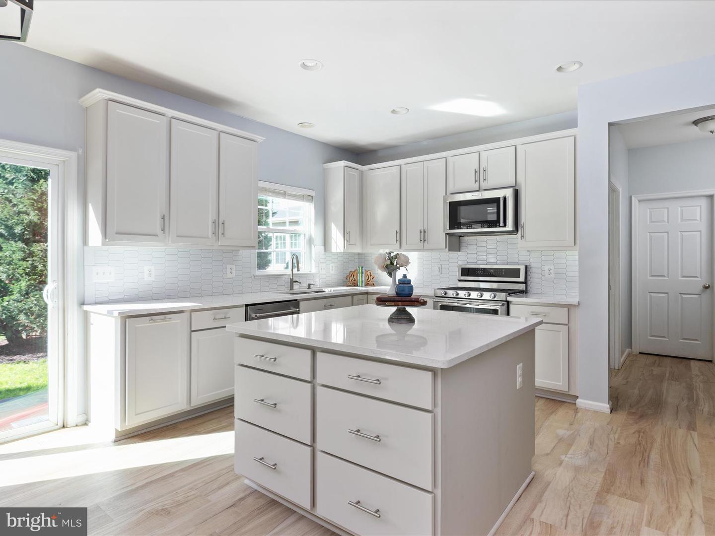 7201 HERON PL, WARRENTON, Virginia 20187, 5 Bedrooms Bedrooms, ,3 BathroomsBathrooms,Residential,For sale,7201 HERON PL,VAFQ2019308 MLS # VAFQ2019308 7201 HERON PL, WARRENTON, Virginia 20187, 5 Bedrooms Bedrooms, ,3 BathroomsBathrooms,Residential,For sale,7201 HERON PL,VAFQ2019308 MLS # VAFQ2019308