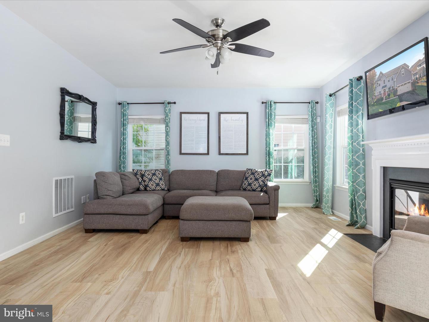 7201 HERON PL, WARRENTON, Virginia 20187, 5 Bedrooms Bedrooms, ,3 BathroomsBathrooms,Residential,For sale,7201 HERON PL,VAFQ2019308 MLS # VAFQ2019308 7201 HERON PL, WARRENTON, Virginia 20187, 5 Bedrooms Bedrooms, ,3 BathroomsBathrooms,Residential,For sale,7201 HERON PL,VAFQ2019308 MLS # VAFQ2019308