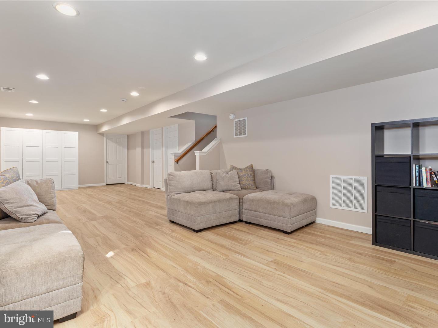 7201 HERON PL, WARRENTON, Virginia 20187, 5 Bedrooms Bedrooms, ,3 BathroomsBathrooms,Residential,For sale,7201 HERON PL,VAFQ2019308 MLS # VAFQ2019308 7201 HERON PL, WARRENTON, Virginia 20187, 5 Bedrooms Bedrooms, ,3 BathroomsBathrooms,Residential,For sale,7201 HERON PL,VAFQ2019308 MLS # VAFQ2019308