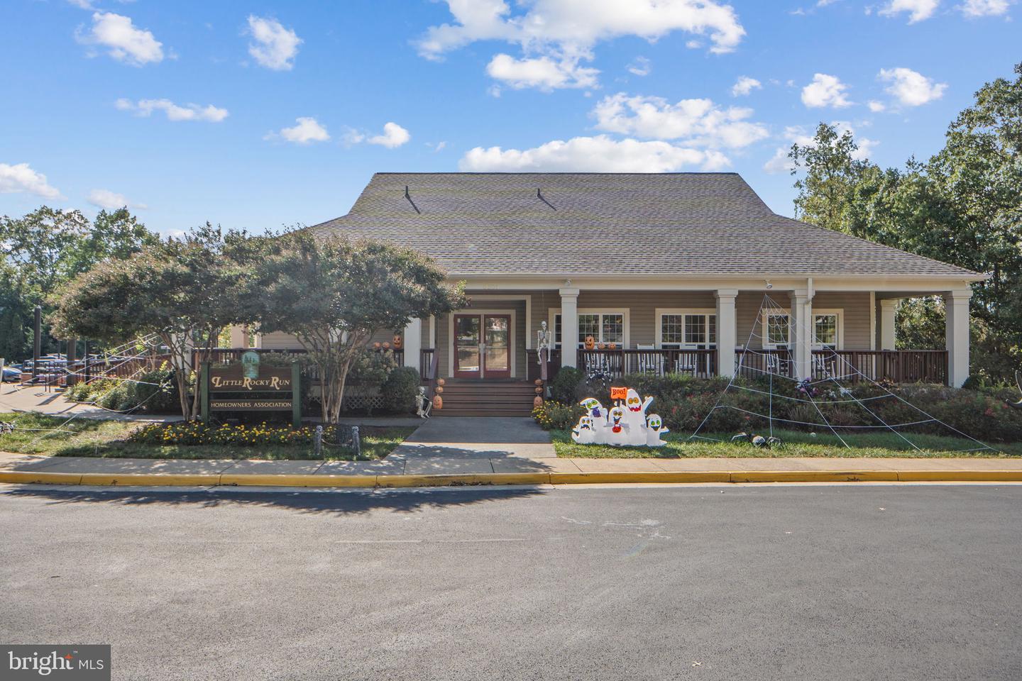 6204 MOUNTAIN SPRING CT, CLIFTON, Virginia 20124, 4 Bedrooms Bedrooms, ,3 BathroomsBathrooms,Residential,For sale,6204 MOUNTAIN SPRING CT,VAFX2273302 MLS # VAFX2273302 6204 MOUNTAIN SPRING CT, CLIFTON, Virginia 20124, 4 Bedrooms Bedrooms, ,3 BathroomsBathrooms,Residential,For sale,6204 MOUNTAIN SPRING CT,VAFX2273302 MLS # VAFX2273302