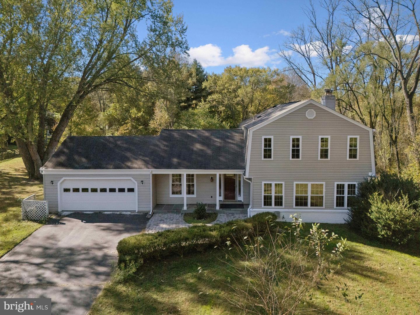 6102 KINGS COLOR DR, FAIRFAX, Virginia 22030, 4 Bedrooms Bedrooms, ,3 BathroomsBathrooms,Residential,For sale,6102 KINGS COLOR DR,VAFX2273450 MLS # VAFX2273450 6102 KINGS COLOR DR, FAIRFAX, Virginia 22030, 4 Bedrooms Bedrooms, ,3 BathroomsBathrooms,Residential,For sale,6102 KINGS COLOR DR,VAFX2273450 MLS # VAFX2273450