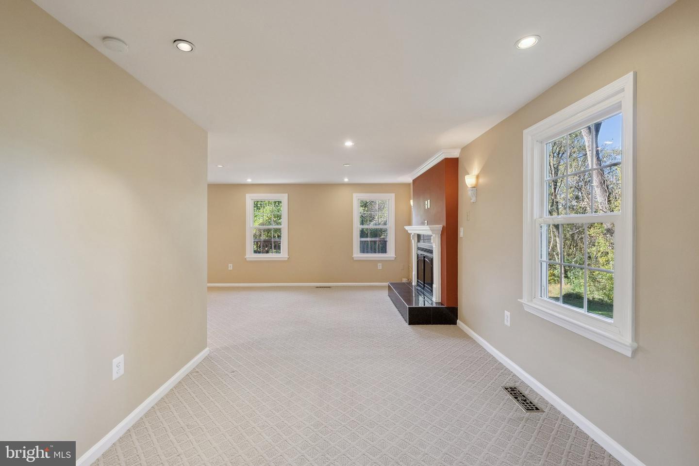 6102 KINGS COLOR DR, FAIRFAX, Virginia 22030, 4 Bedrooms Bedrooms, ,3 BathroomsBathrooms,Residential,For sale,6102 KINGS COLOR DR,VAFX2273450 MLS # VAFX2273450 6102 KINGS COLOR DR, FAIRFAX, Virginia 22030, 4 Bedrooms Bedrooms, ,3 BathroomsBathrooms,Residential,For sale,6102 KINGS COLOR DR,VAFX2273450 MLS # VAFX2273450