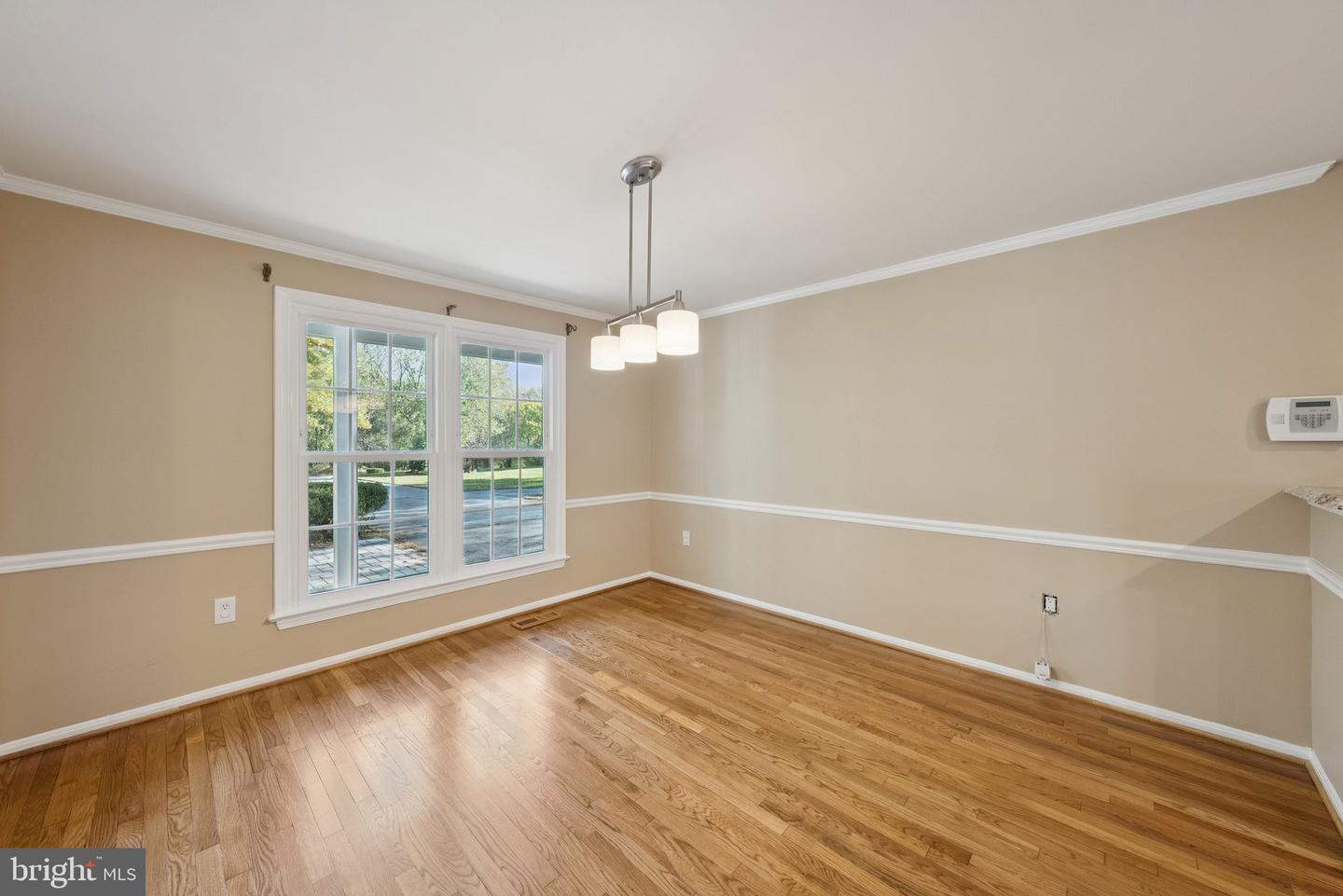 6102 KINGS COLOR DR, FAIRFAX, Virginia 22030, 4 Bedrooms Bedrooms, ,3 BathroomsBathrooms,Residential,For sale,6102 KINGS COLOR DR,VAFX2273450 MLS # VAFX2273450 6102 KINGS COLOR DR, FAIRFAX, Virginia 22030, 4 Bedrooms Bedrooms, ,3 BathroomsBathrooms,Residential,For sale,6102 KINGS COLOR DR,VAFX2273450 MLS # VAFX2273450