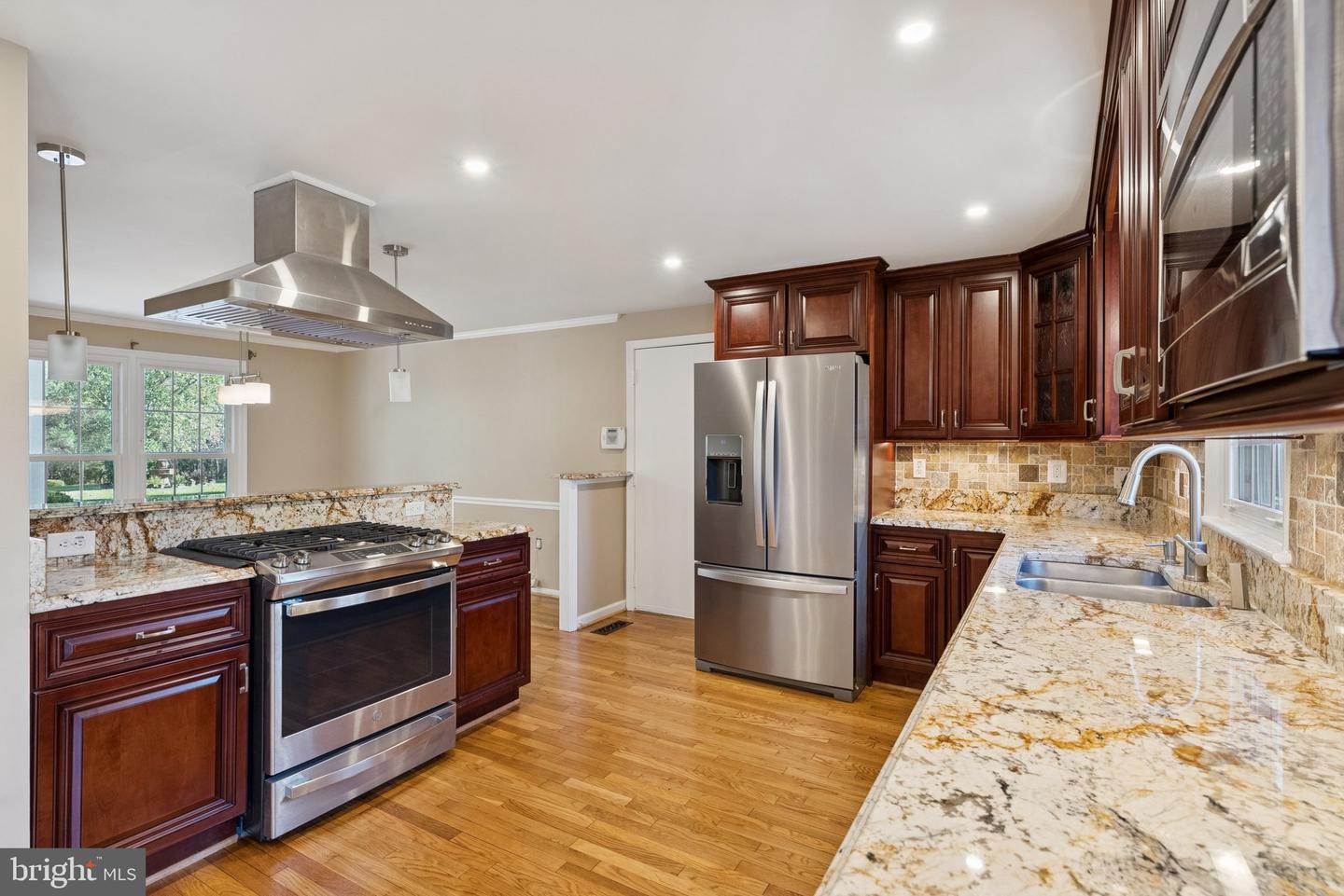 6102 KINGS COLOR DR, FAIRFAX, Virginia 22030, 4 Bedrooms Bedrooms, ,3 BathroomsBathrooms,Residential,For sale,6102 KINGS COLOR DR,VAFX2273450 MLS # VAFX2273450 6102 KINGS COLOR DR, FAIRFAX, Virginia 22030, 4 Bedrooms Bedrooms, ,3 BathroomsBathrooms,Residential,For sale,6102 KINGS COLOR DR,VAFX2273450 MLS # VAFX2273450