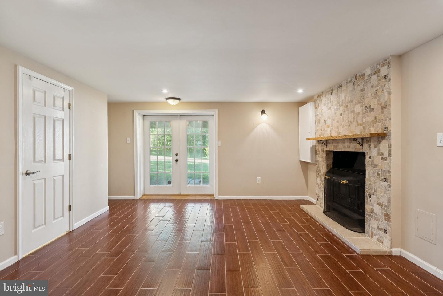 6102 KINGS COLOR DR, FAIRFAX, Virginia 22030, 4 Bedrooms Bedrooms, ,3 BathroomsBathrooms,Residential,For sale,6102 KINGS COLOR DR,VAFX2273450 MLS # VAFX2273450 6102 KINGS COLOR DR, FAIRFAX, Virginia 22030, 4 Bedrooms Bedrooms, ,3 BathroomsBathrooms,Residential,For sale,6102 KINGS COLOR DR,VAFX2273450 MLS # VAFX2273450