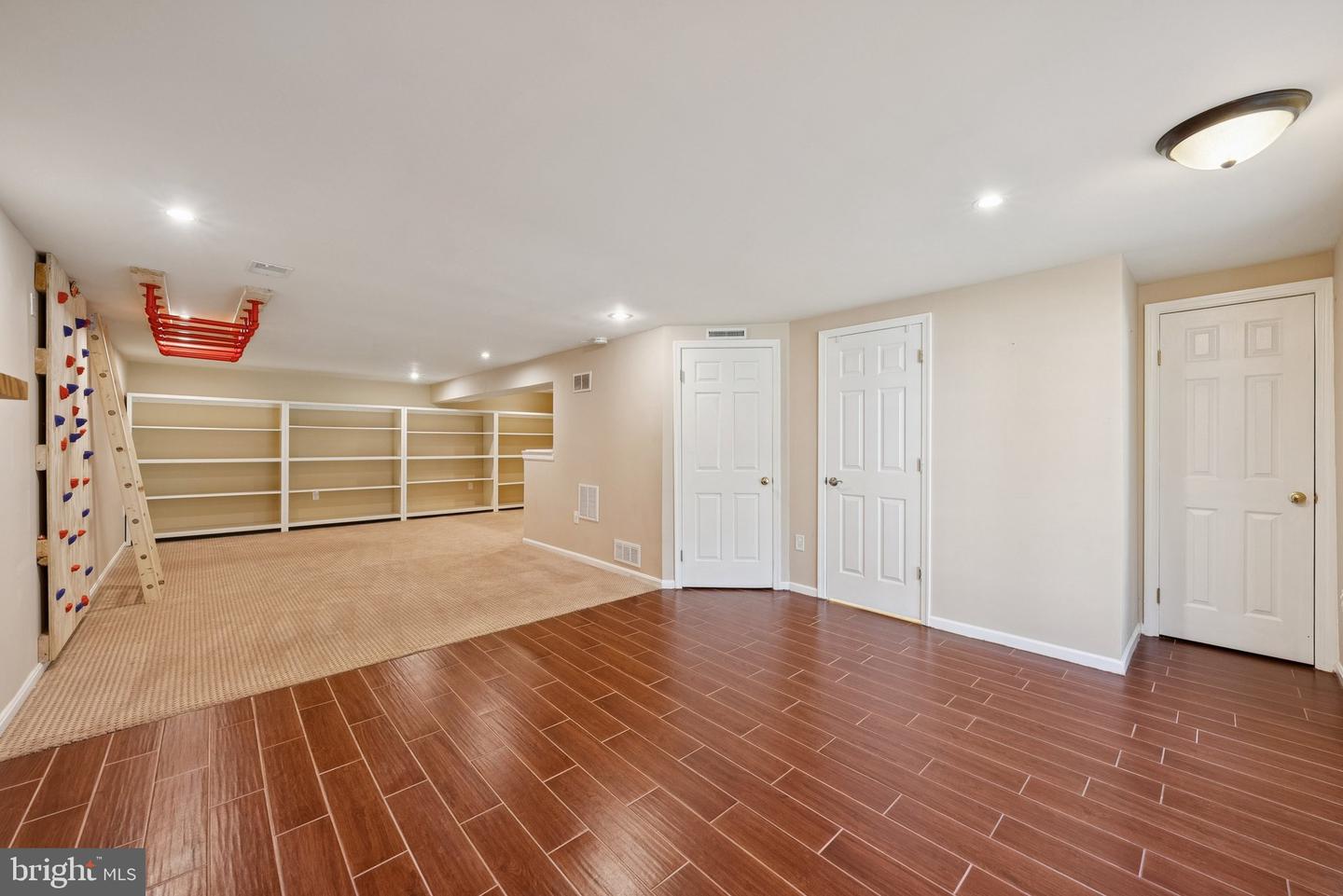 6102 KINGS COLOR DR, FAIRFAX, Virginia 22030, 4 Bedrooms Bedrooms, ,3 BathroomsBathrooms,Residential,For sale,6102 KINGS COLOR DR,VAFX2273450 MLS # VAFX2273450 6102 KINGS COLOR DR, FAIRFAX, Virginia 22030, 4 Bedrooms Bedrooms, ,3 BathroomsBathrooms,Residential,For sale,6102 KINGS COLOR DR,VAFX2273450 MLS # VAFX2273450