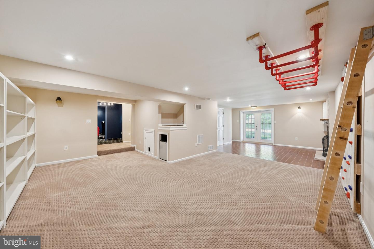 6102 KINGS COLOR DR, FAIRFAX, Virginia 22030, 4 Bedrooms Bedrooms, ,3 BathroomsBathrooms,Residential,For sale,6102 KINGS COLOR DR,VAFX2273450 MLS # VAFX2273450 6102 KINGS COLOR DR, FAIRFAX, Virginia 22030, 4 Bedrooms Bedrooms, ,3 BathroomsBathrooms,Residential,For sale,6102 KINGS COLOR DR,VAFX2273450 MLS # VAFX2273450