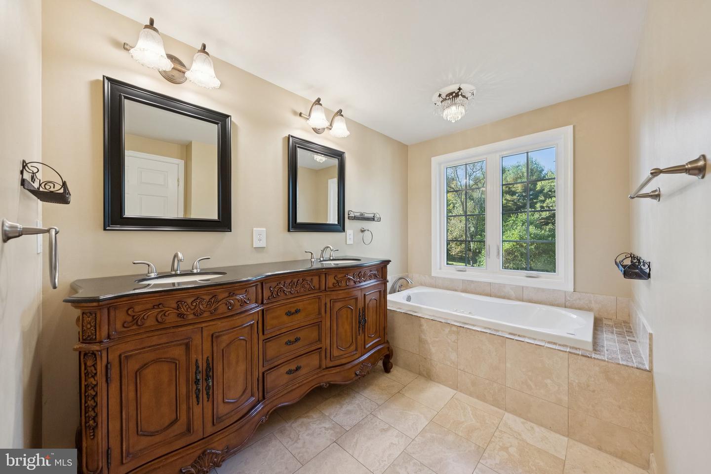 6102 KINGS COLOR DR, FAIRFAX, Virginia 22030, 4 Bedrooms Bedrooms, ,3 BathroomsBathrooms,Residential,For sale,6102 KINGS COLOR DR,VAFX2273450 MLS # VAFX2273450 6102 KINGS COLOR DR, FAIRFAX, Virginia 22030, 4 Bedrooms Bedrooms, ,3 BathroomsBathrooms,Residential,For sale,6102 KINGS COLOR DR,VAFX2273450 MLS # VAFX2273450