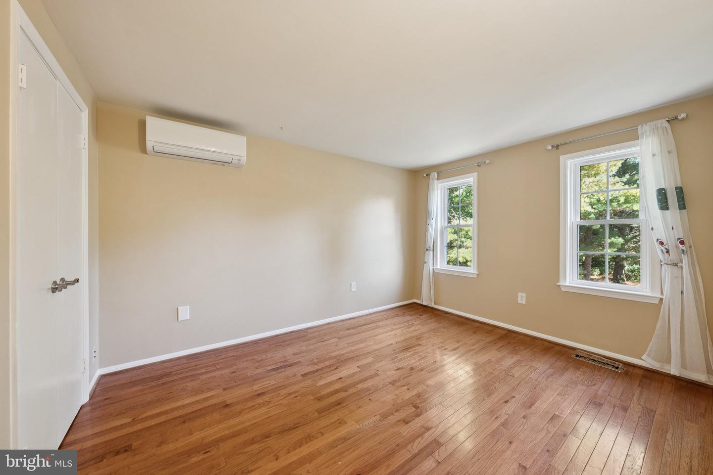6102 KINGS COLOR DR, FAIRFAX, Virginia 22030, 4 Bedrooms Bedrooms, ,3 BathroomsBathrooms,Residential,For sale,6102 KINGS COLOR DR,VAFX2273450 MLS # VAFX2273450 6102 KINGS COLOR DR, FAIRFAX, Virginia 22030, 4 Bedrooms Bedrooms, ,3 BathroomsBathrooms,Residential,For sale,6102 KINGS COLOR DR,VAFX2273450 MLS # VAFX2273450