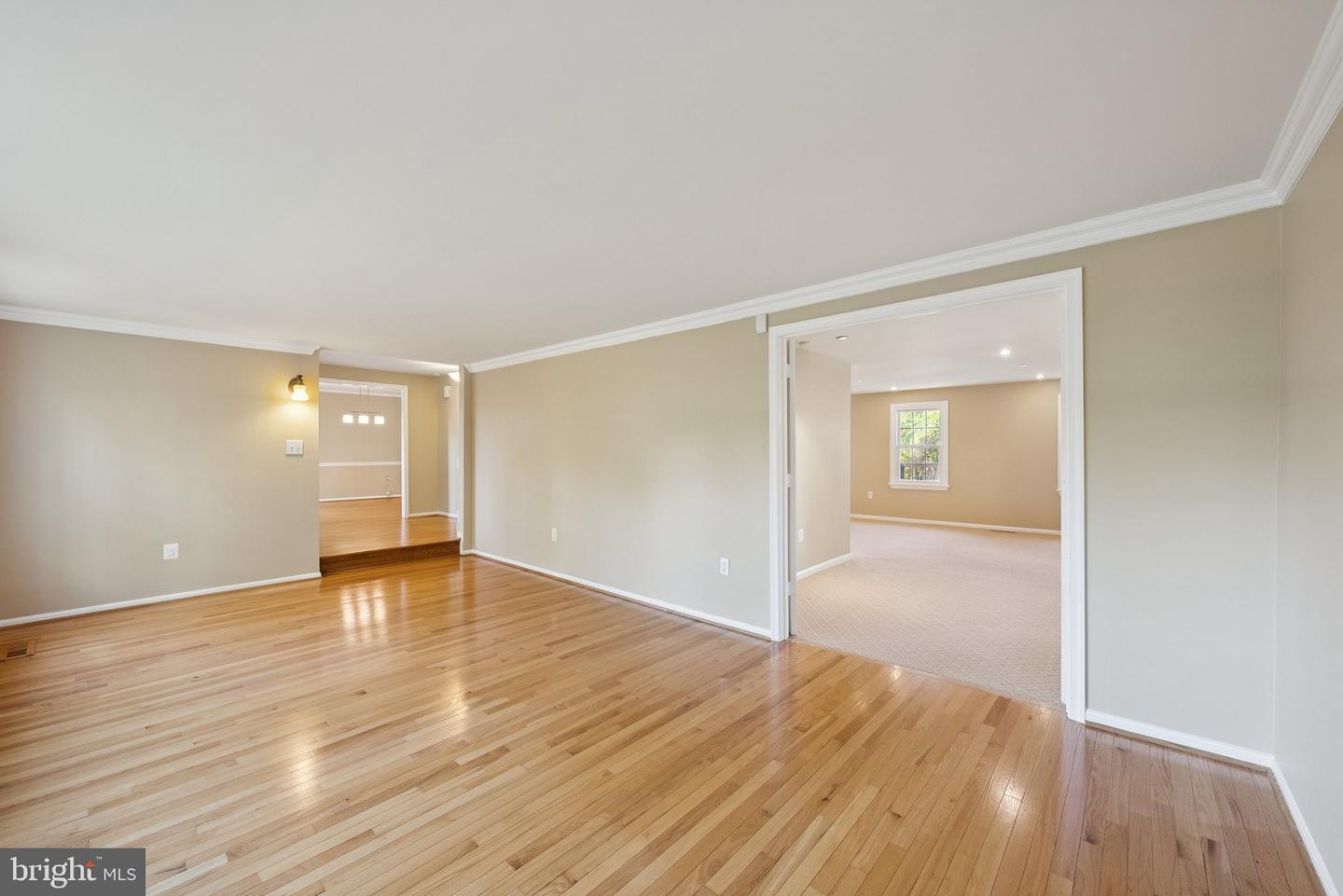 6102 KINGS COLOR DR, FAIRFAX, Virginia 22030, 4 Bedrooms Bedrooms, ,3 BathroomsBathrooms,Residential,For sale,6102 KINGS COLOR DR,VAFX2273450 MLS # VAFX2273450 6102 KINGS COLOR DR, FAIRFAX, Virginia 22030, 4 Bedrooms Bedrooms, ,3 BathroomsBathrooms,Residential,For sale,6102 KINGS COLOR DR,VAFX2273450 MLS # VAFX2273450