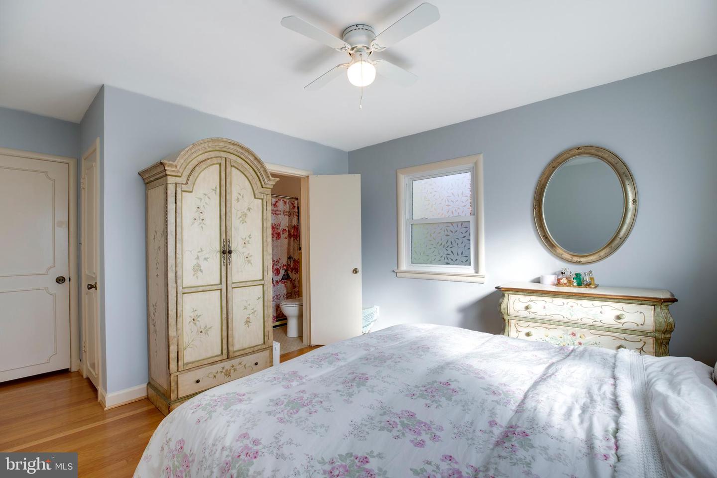 4304 WAKEFIELD CHAPEL RD, ANNANDALE, Virginia 22003, 4 Bedrooms Bedrooms, ,3 BathroomsBathrooms,Residential,For sale,4304 WAKEFIELD CHAPEL RD,VAFX2273162 MLS # VAFX2273162 4304 WAKEFIELD CHAPEL RD, ANNANDALE, Virginia 22003, 4 Bedrooms Bedrooms, ,3 BathroomsBathrooms,Residential,For sale,4304 WAKEFIELD CHAPEL RD,VAFX2273162 MLS # VAFX2273162