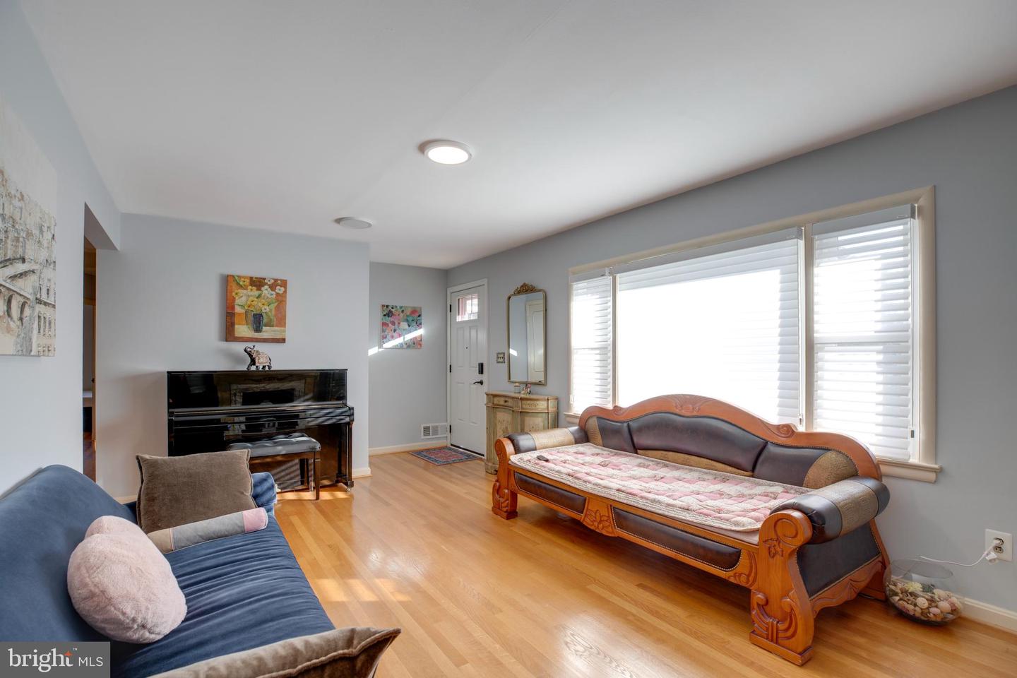 4304 WAKEFIELD CHAPEL RD, ANNANDALE, Virginia 22003, 4 Bedrooms Bedrooms, ,3 BathroomsBathrooms,Residential,For sale,4304 WAKEFIELD CHAPEL RD,VAFX2273162 MLS # VAFX2273162 4304 WAKEFIELD CHAPEL RD, ANNANDALE, Virginia 22003, 4 Bedrooms Bedrooms, ,3 BathroomsBathrooms,Residential,For sale,4304 WAKEFIELD CHAPEL RD,VAFX2273162 MLS # VAFX2273162