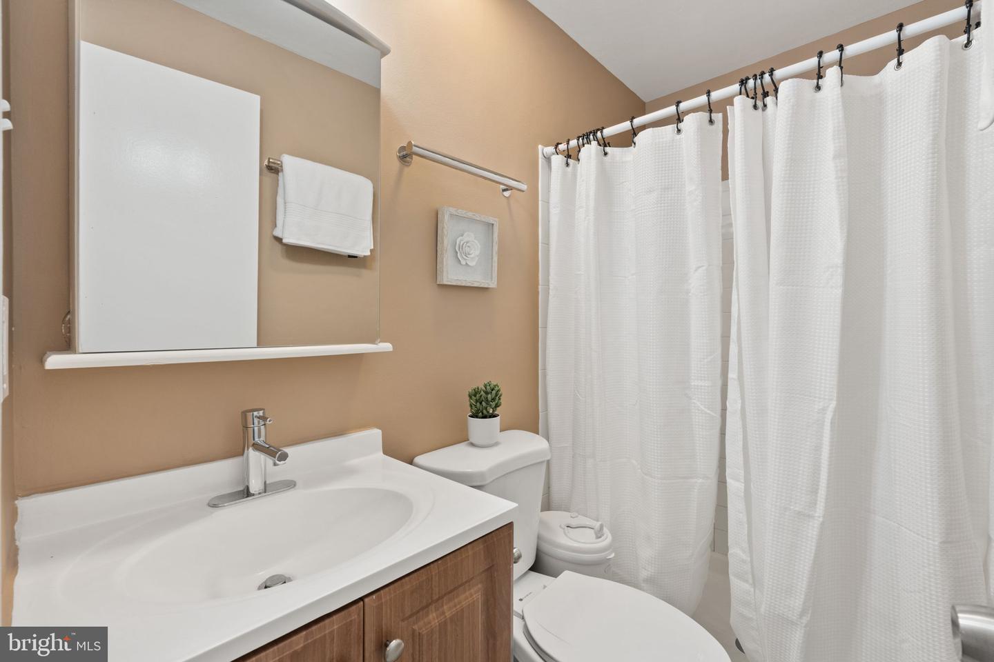 2901 EVERLEIGH WAY, FAIRFAX, Virginia 22031, 3 Bedrooms Bedrooms, ,3 BathroomsBathrooms,Residential,For sale,2901 EVERLEIGH WAY,VAFX2273772 MLS # VAFX2273772 2901 EVERLEIGH WAY, FAIRFAX, Virginia 22031, 3 Bedrooms Bedrooms, ,3 BathroomsBathrooms,Residential,For sale,2901 EVERLEIGH WAY,VAFX2273772 MLS # VAFX2273772