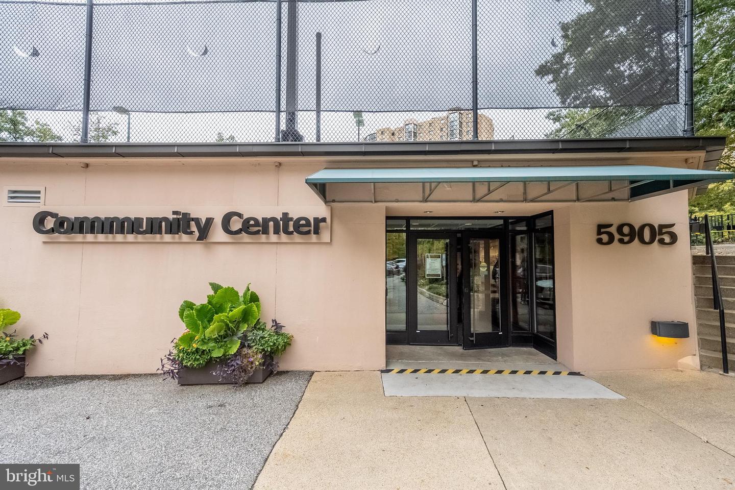 5903 MOUNT EAGLE DR #1206, ALEXANDRIA, Virginia 22303, 2 Bedrooms Bedrooms, ,2 BathroomsBathrooms,Residential,For sale,5903 MOUNT EAGLE DR #1206,VAFX2273928 MLS # VAFX2273928 5903 MOUNT EAGLE DR #1206, ALEXANDRIA, Virginia 22303, 2 Bedrooms Bedrooms, ,2 BathroomsBathrooms,Residential,For sale,5903 MOUNT EAGLE DR #1206,VAFX2273928 MLS # VAFX2273928