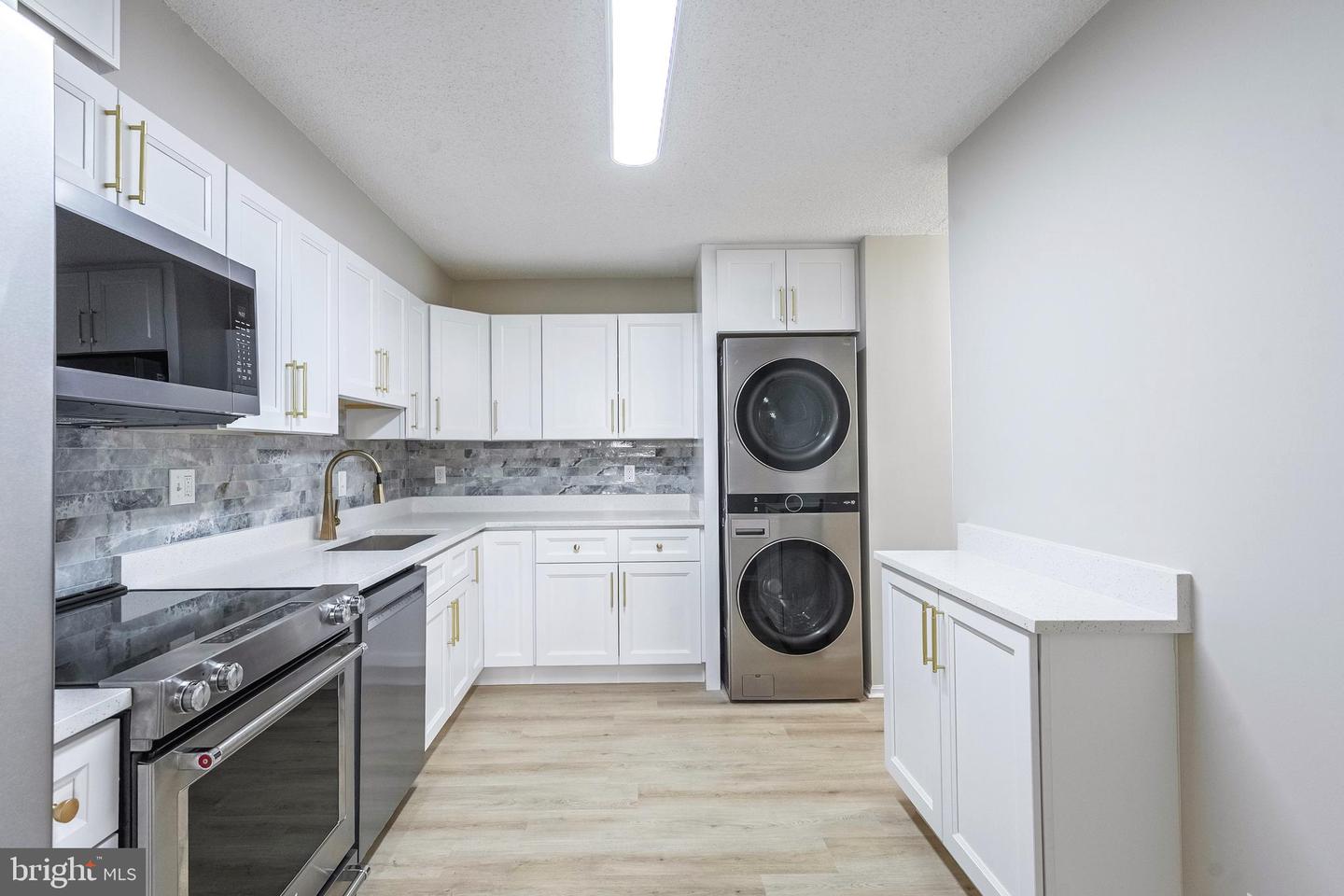 5903 MOUNT EAGLE DR #1206, ALEXANDRIA, Virginia 22303, 2 Bedrooms Bedrooms, ,2 BathroomsBathrooms,Residential,For sale,5903 MOUNT EAGLE DR #1206,VAFX2273928 MLS # VAFX2273928 5903 MOUNT EAGLE DR #1206, ALEXANDRIA, Virginia 22303, 2 Bedrooms Bedrooms, ,2 BathroomsBathrooms,Residential,For sale,5903 MOUNT EAGLE DR #1206,VAFX2273928 MLS # VAFX2273928