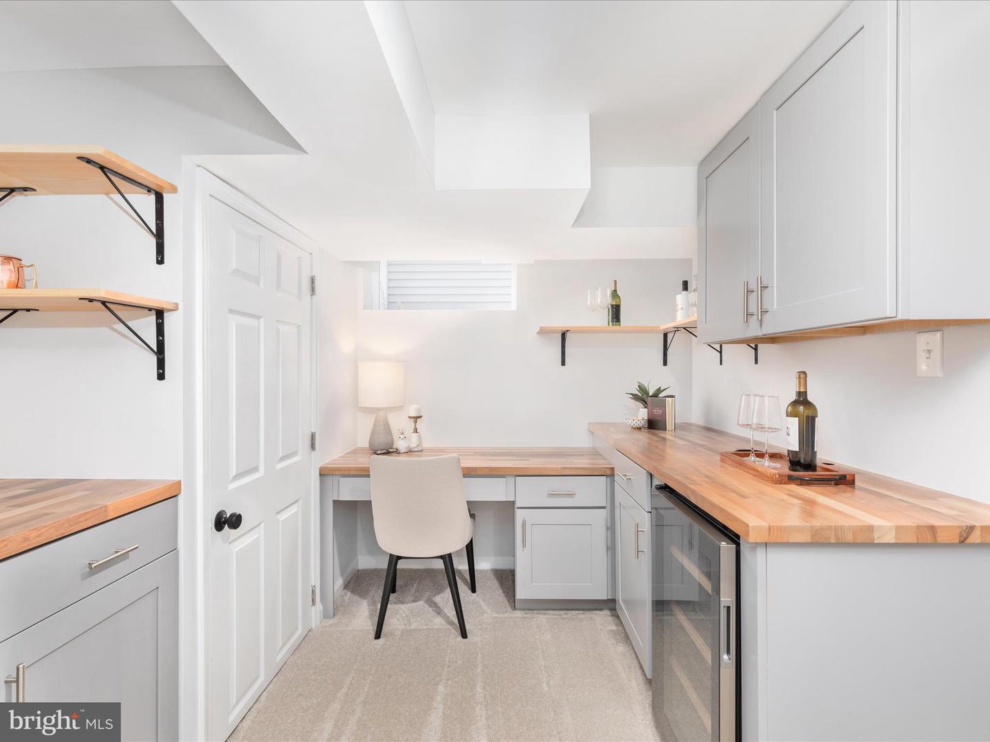 112 S BARTON ST, ARLINGTON, Virginia 22204, 4 Bedrooms Bedrooms, ,3 BathroomsBathrooms,Residential,For sale,112 S BARTON ST,VAAR2064776 MLS # VAAR2064776 112 S BARTON ST, ARLINGTON, Virginia 22204, 4 Bedrooms Bedrooms, ,3 BathroomsBathrooms,Residential,For sale,112 S BARTON ST,VAAR2064776 MLS # VAAR2064776